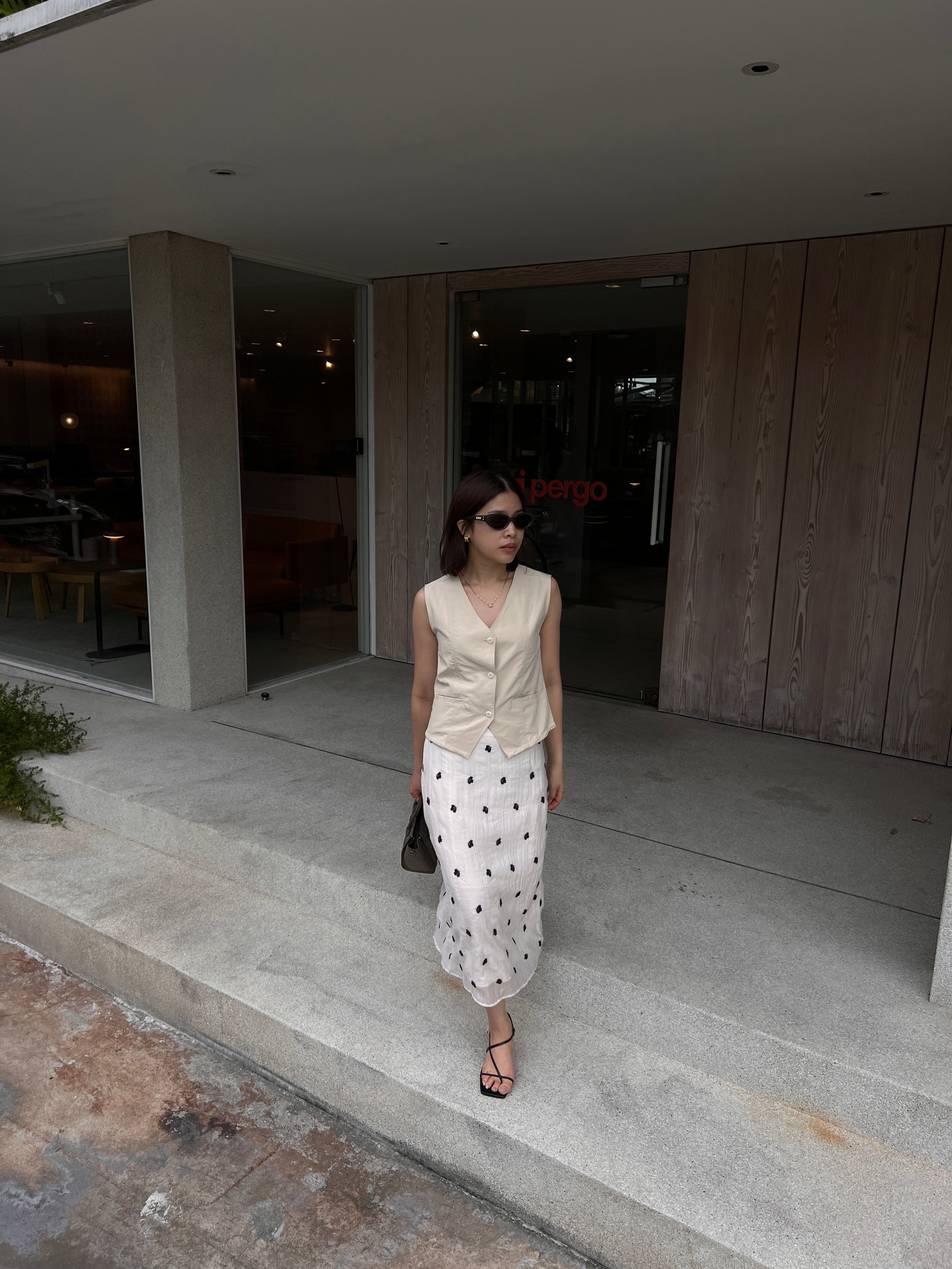 curvy Linen vest