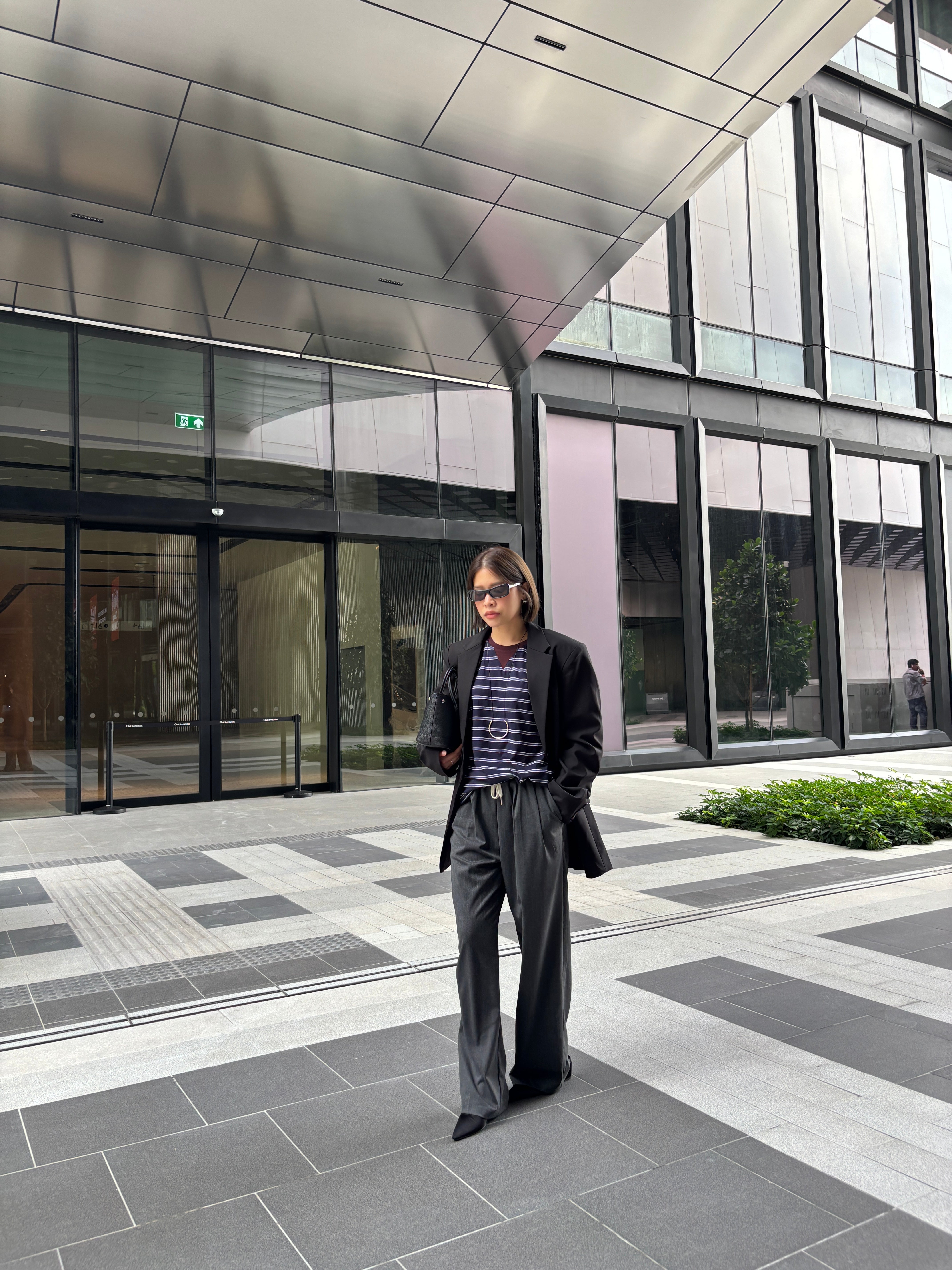 contrast drawstring waist trousers