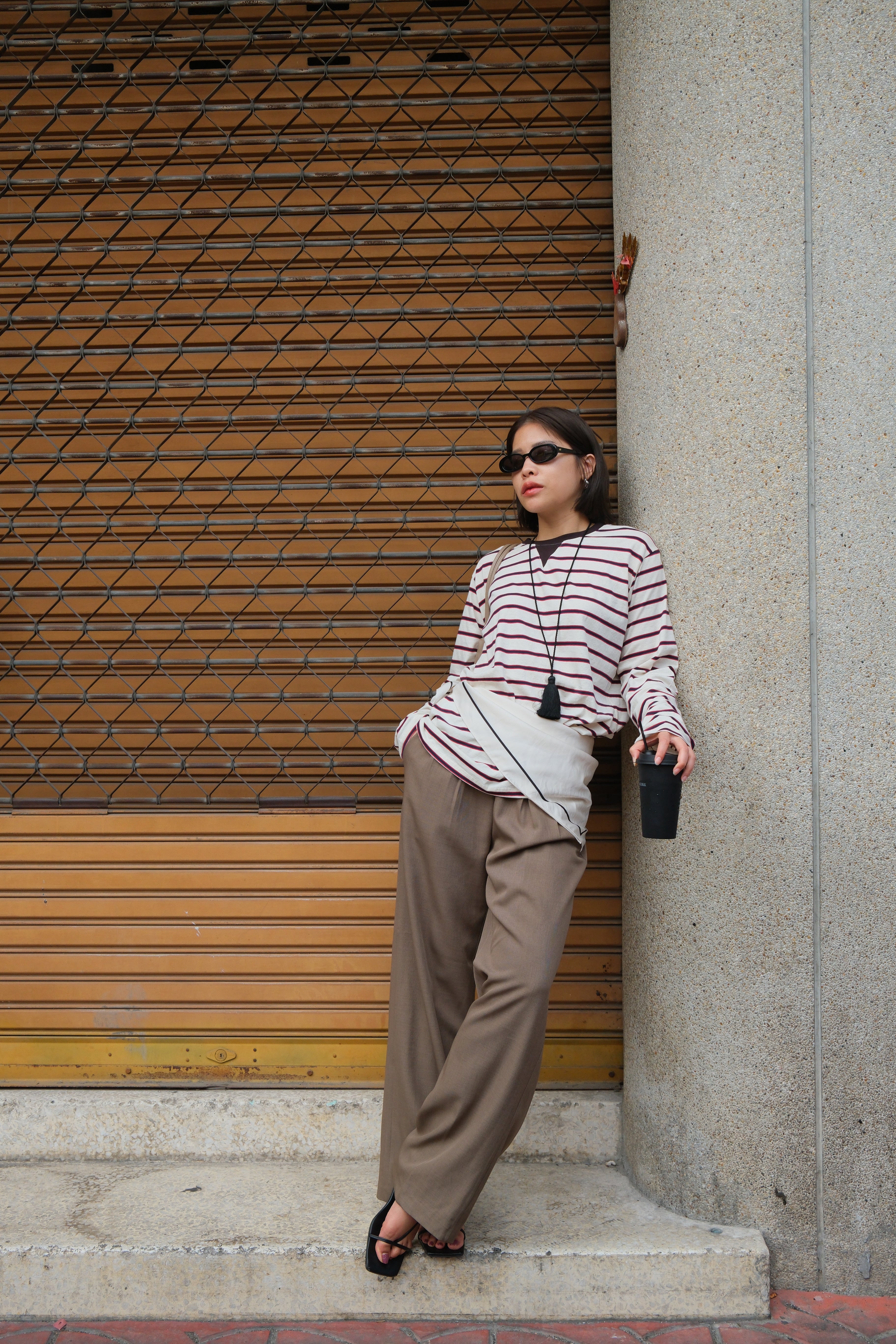contrast drawstring waist trousers