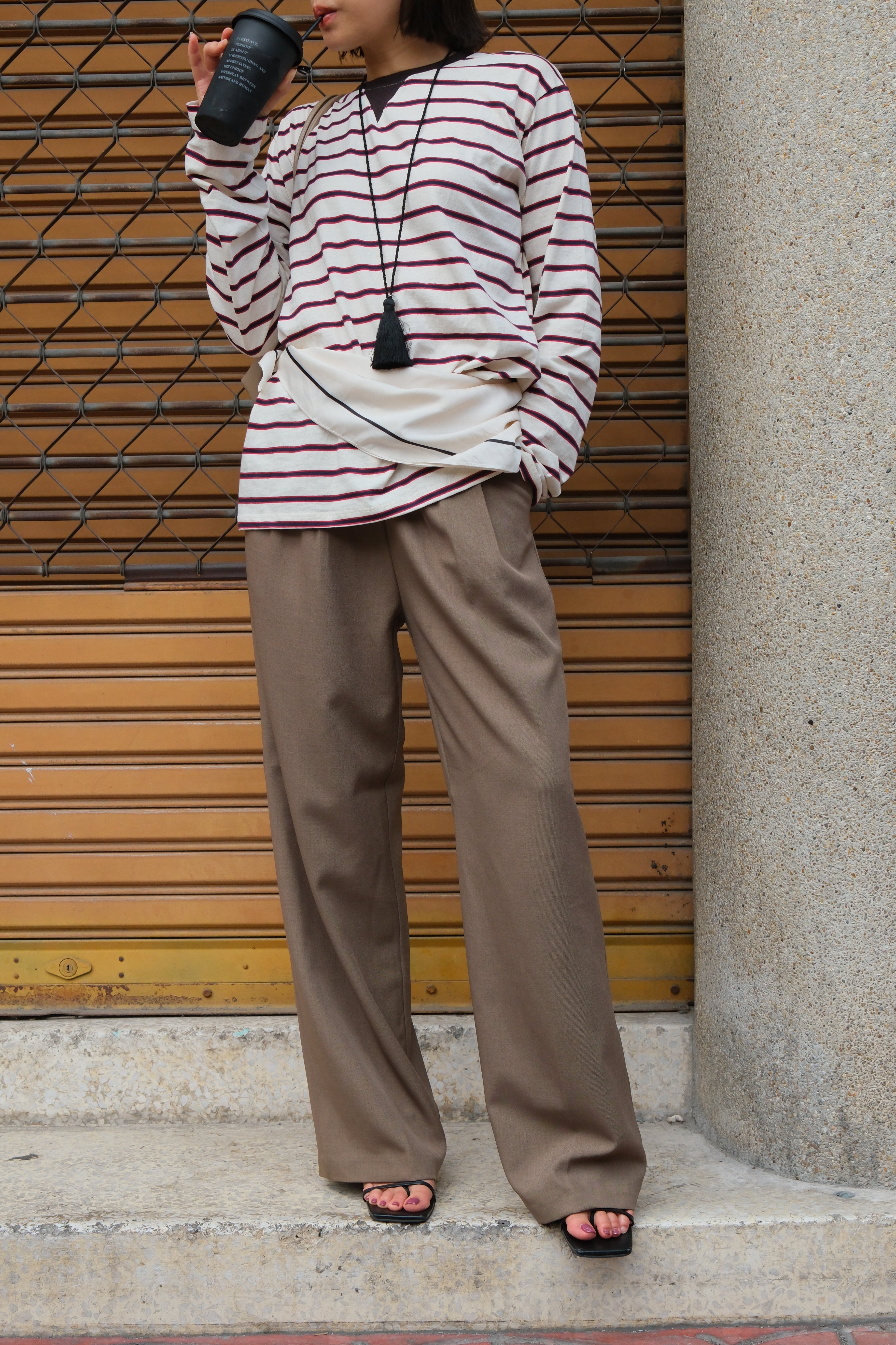 contrast drawstring waist trousers