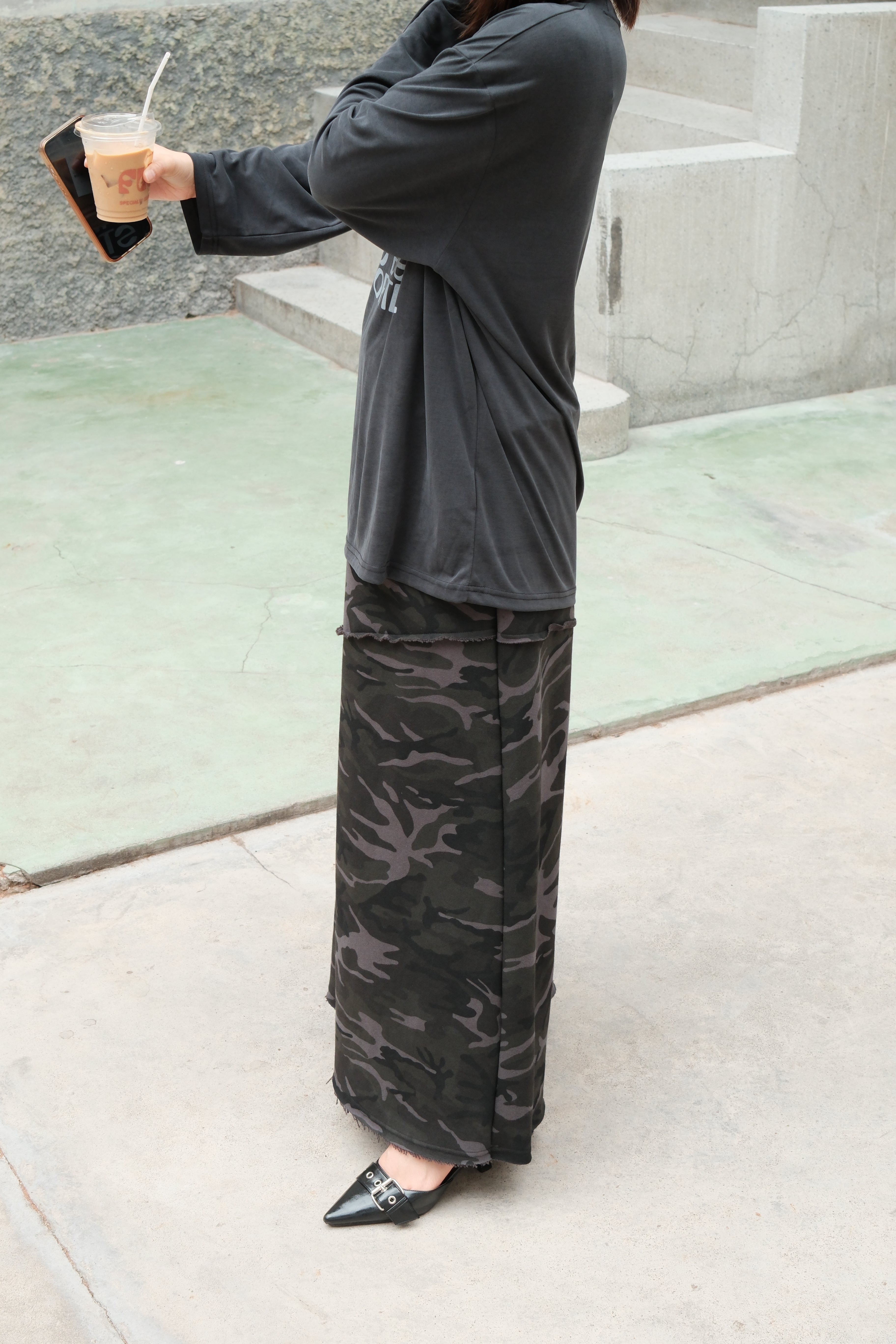 Elasticated waist camo maxi skirt