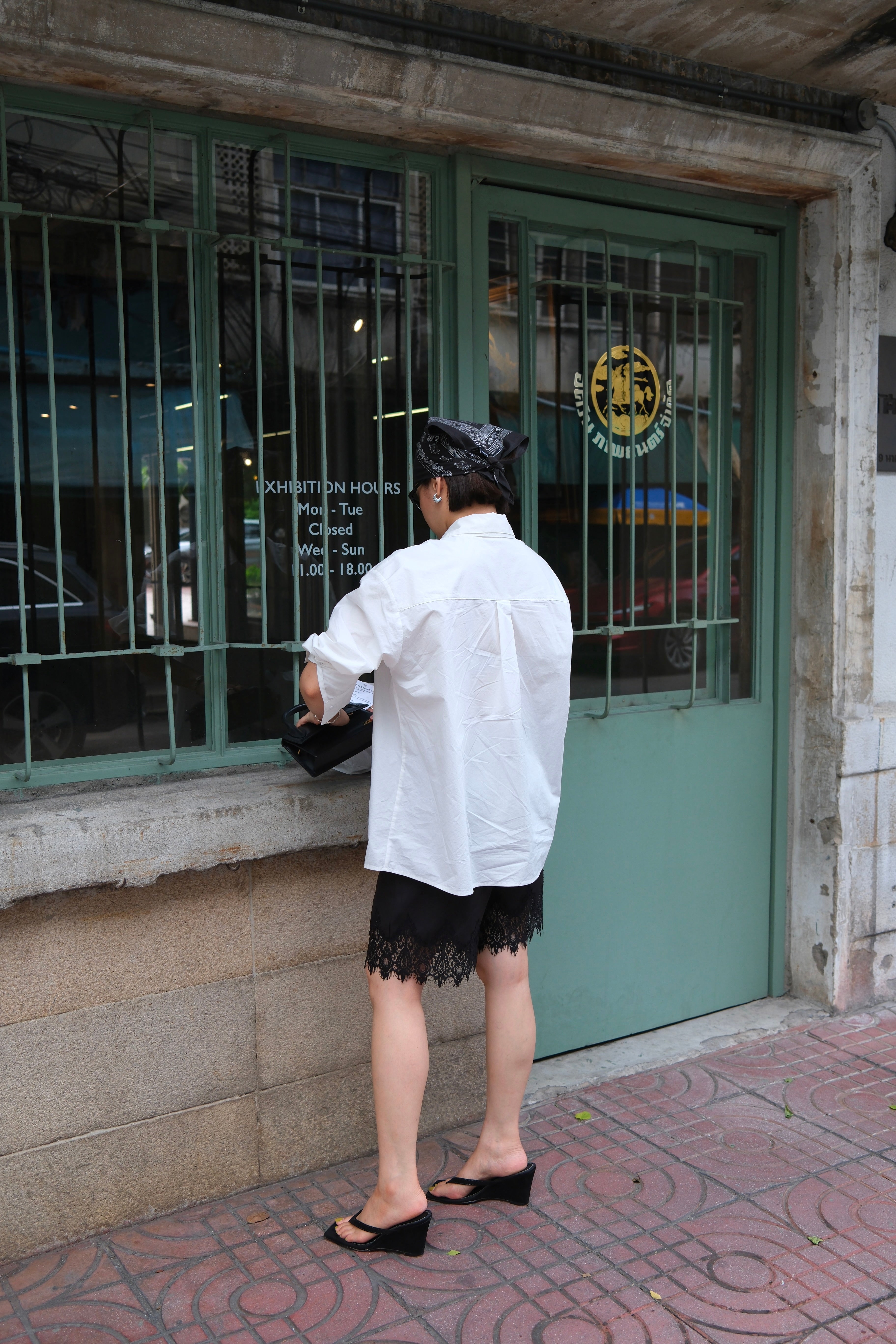 Como Lace Bermuda shorts