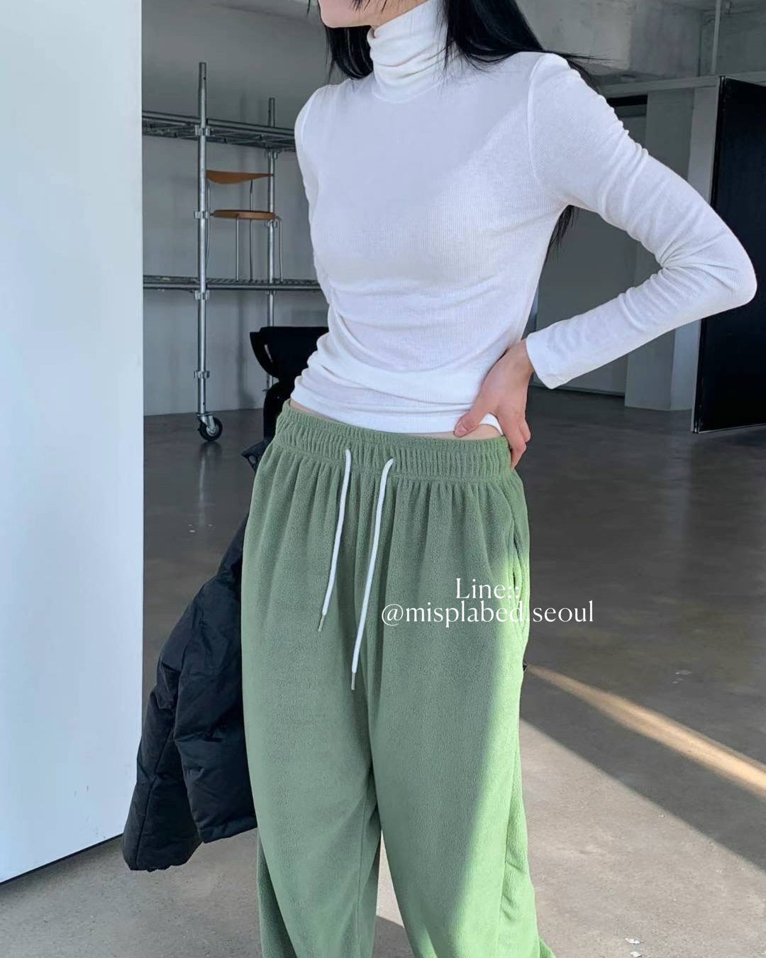 ribbed turtleneck long sleeve tee