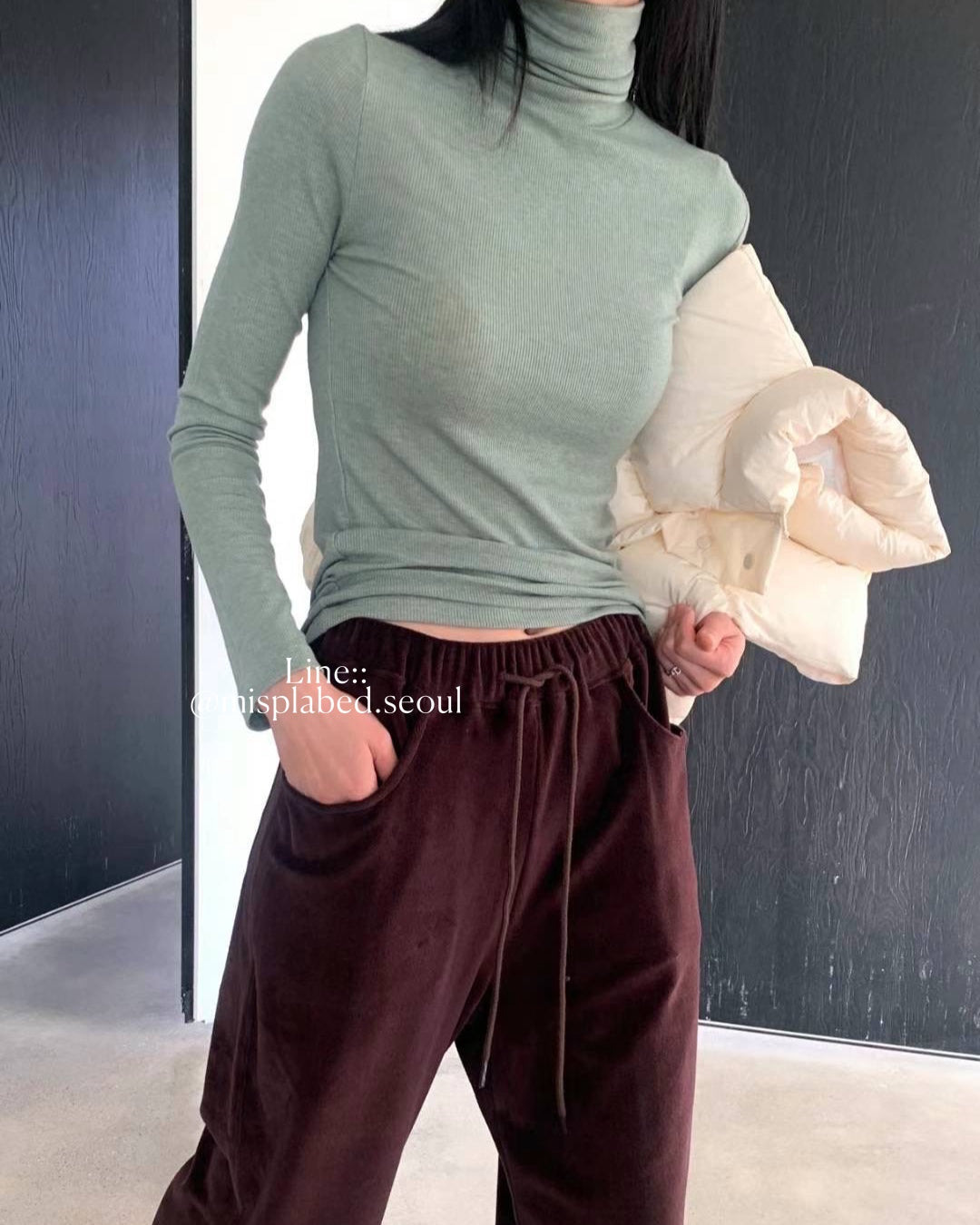 ribbed turtleneck long sleeve tee