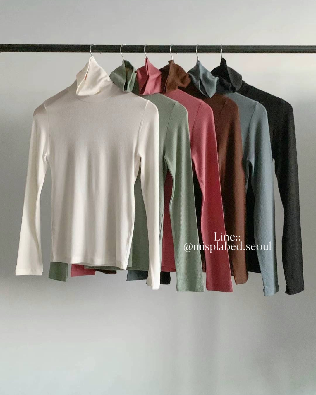 ribbed turtleneck long sleeve tee