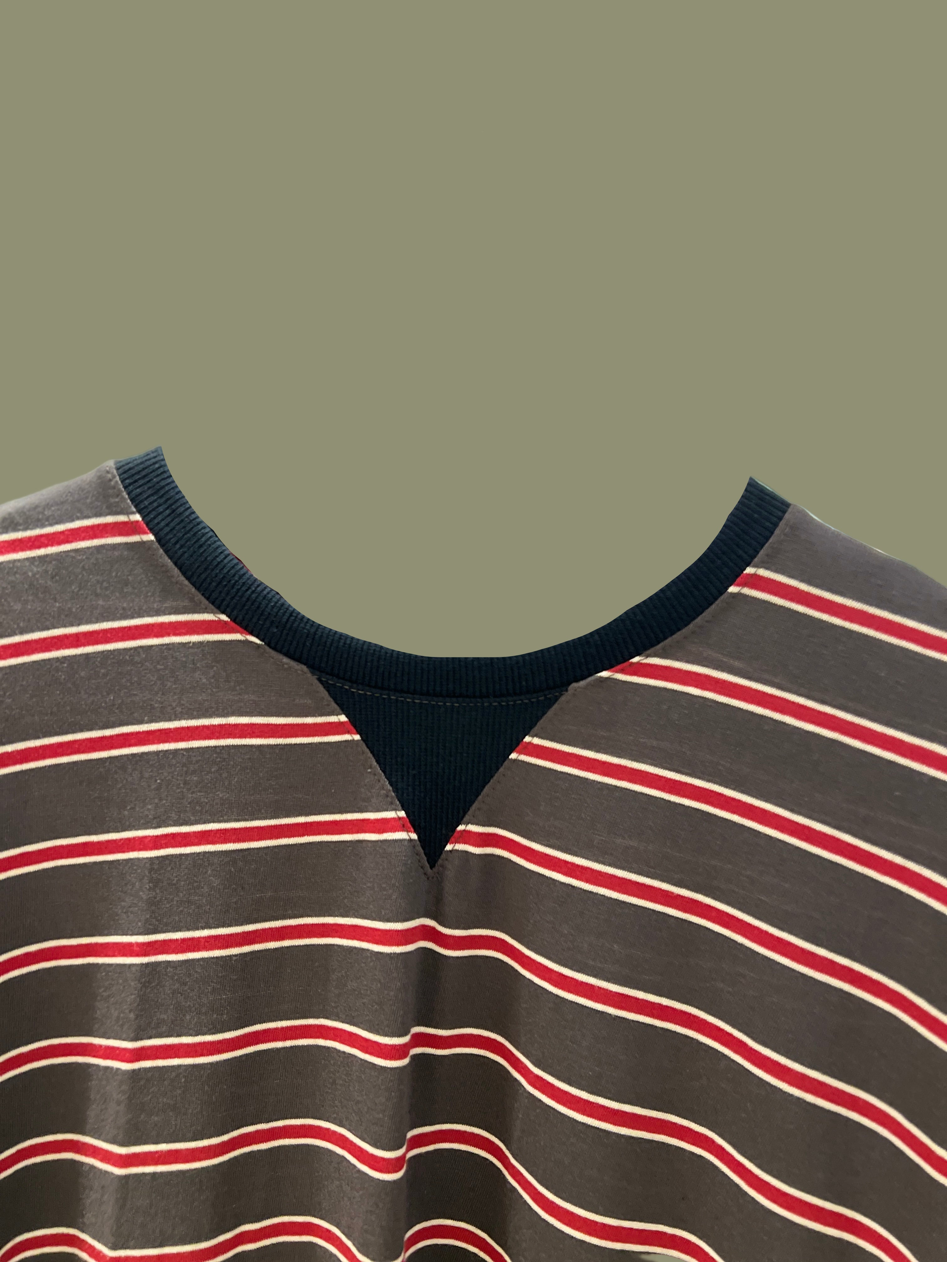 Triangle collar striped long-sleeve soft tee