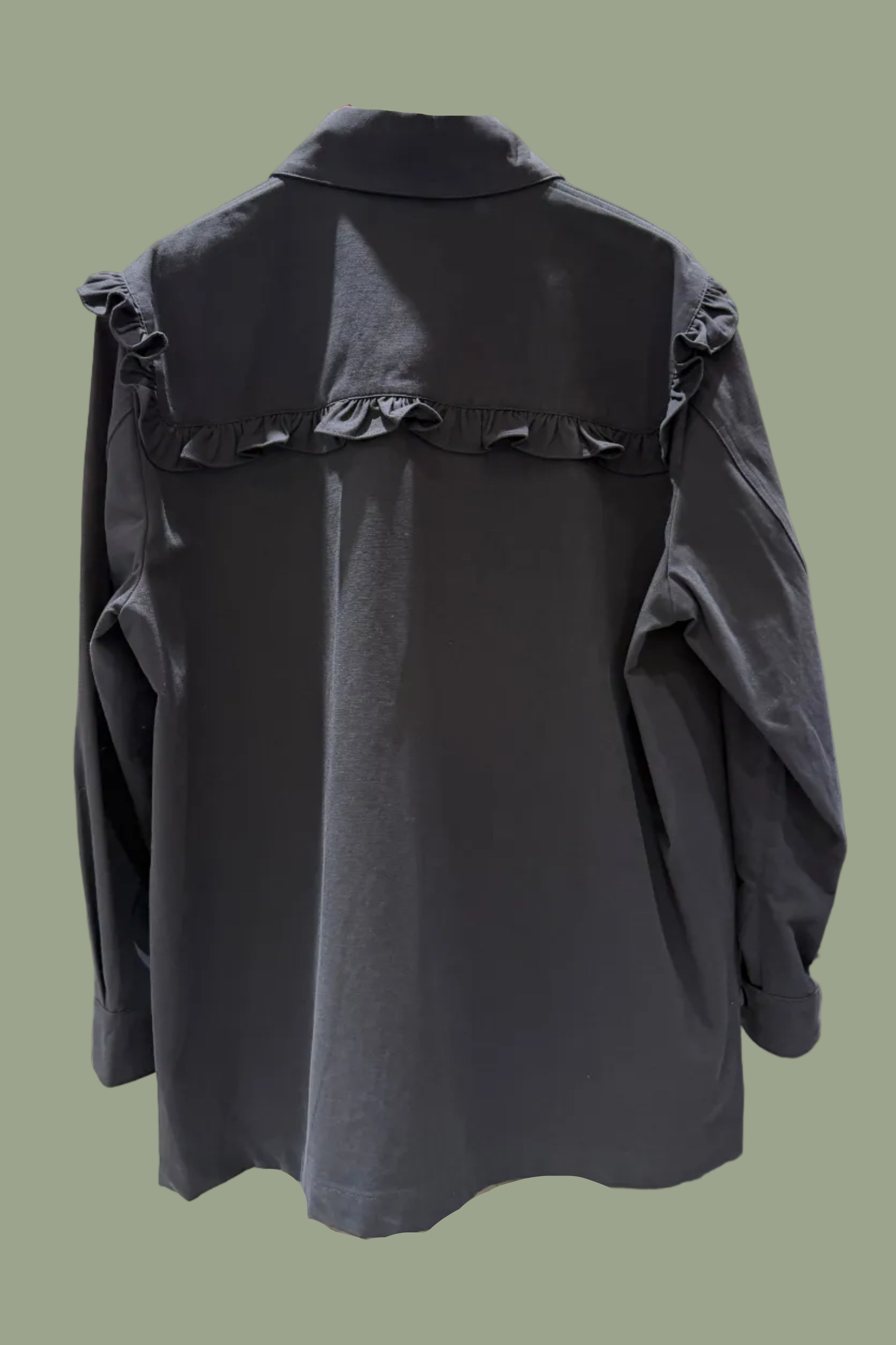 Frill jacket with removable pocket