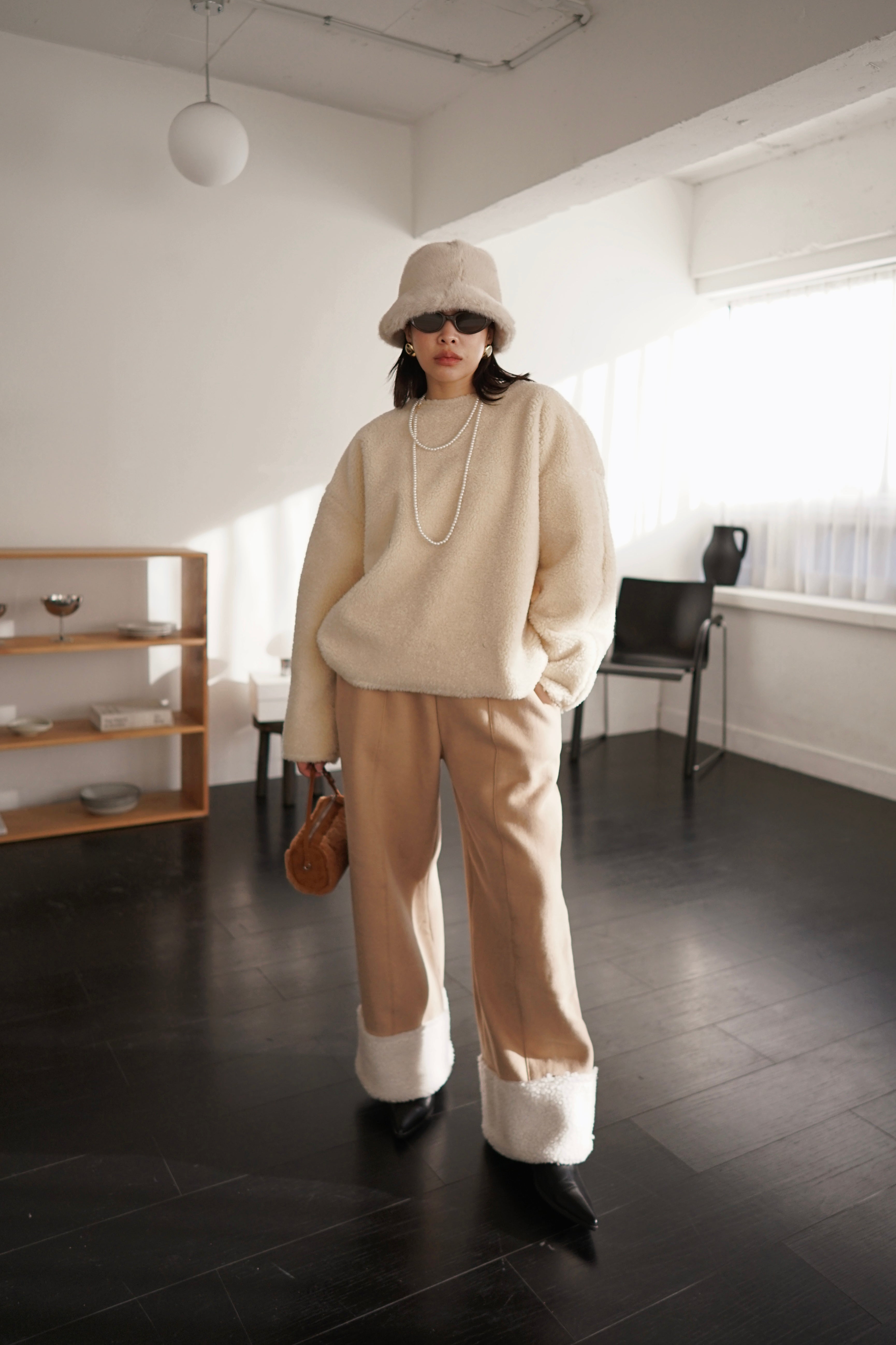 Fleece curve sleeve sweater