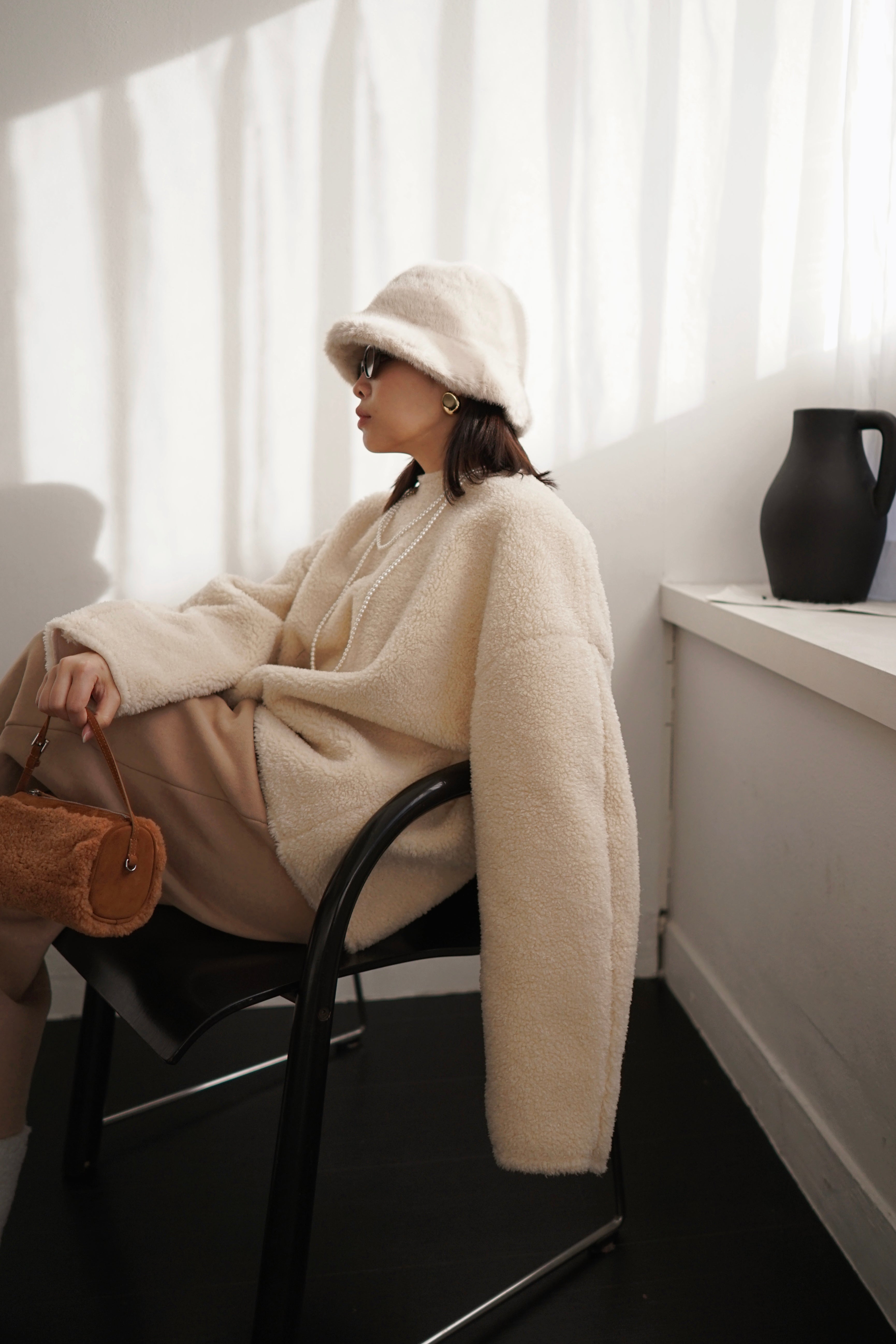 Fleece curve sleeve sweater