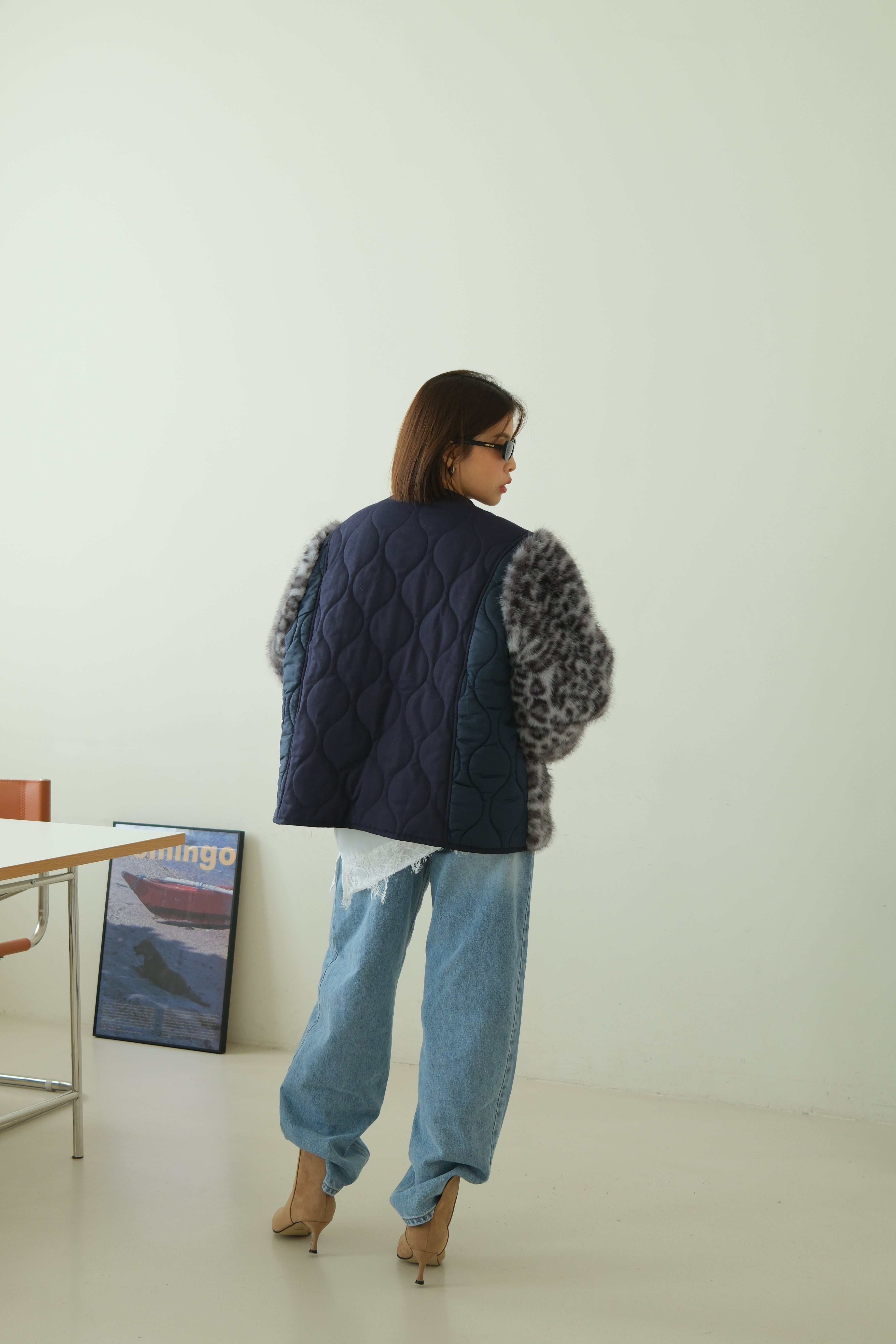 Leopard faux fur sleeve quilted jacket