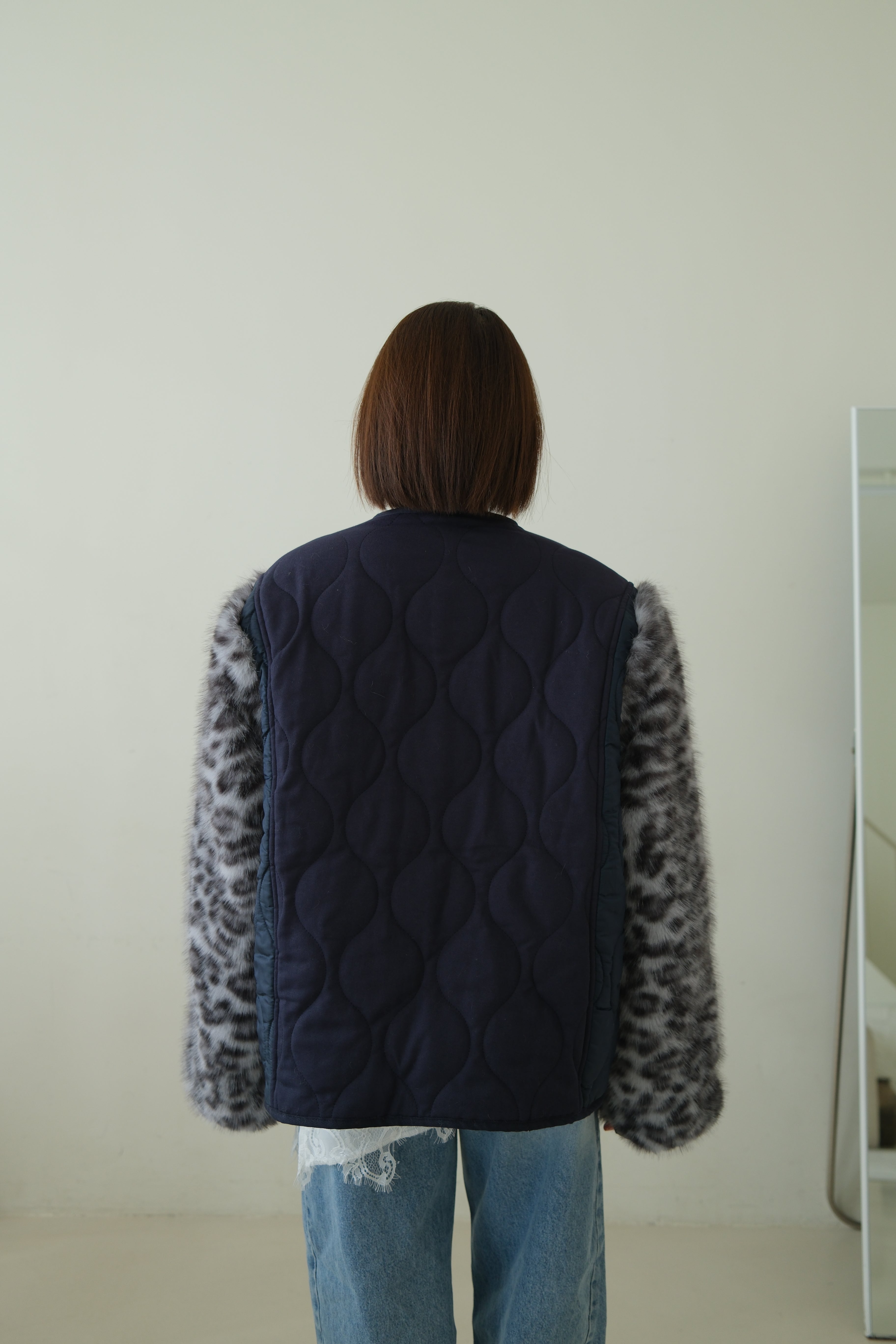 Leopard faux fur sleeve quilted jacket