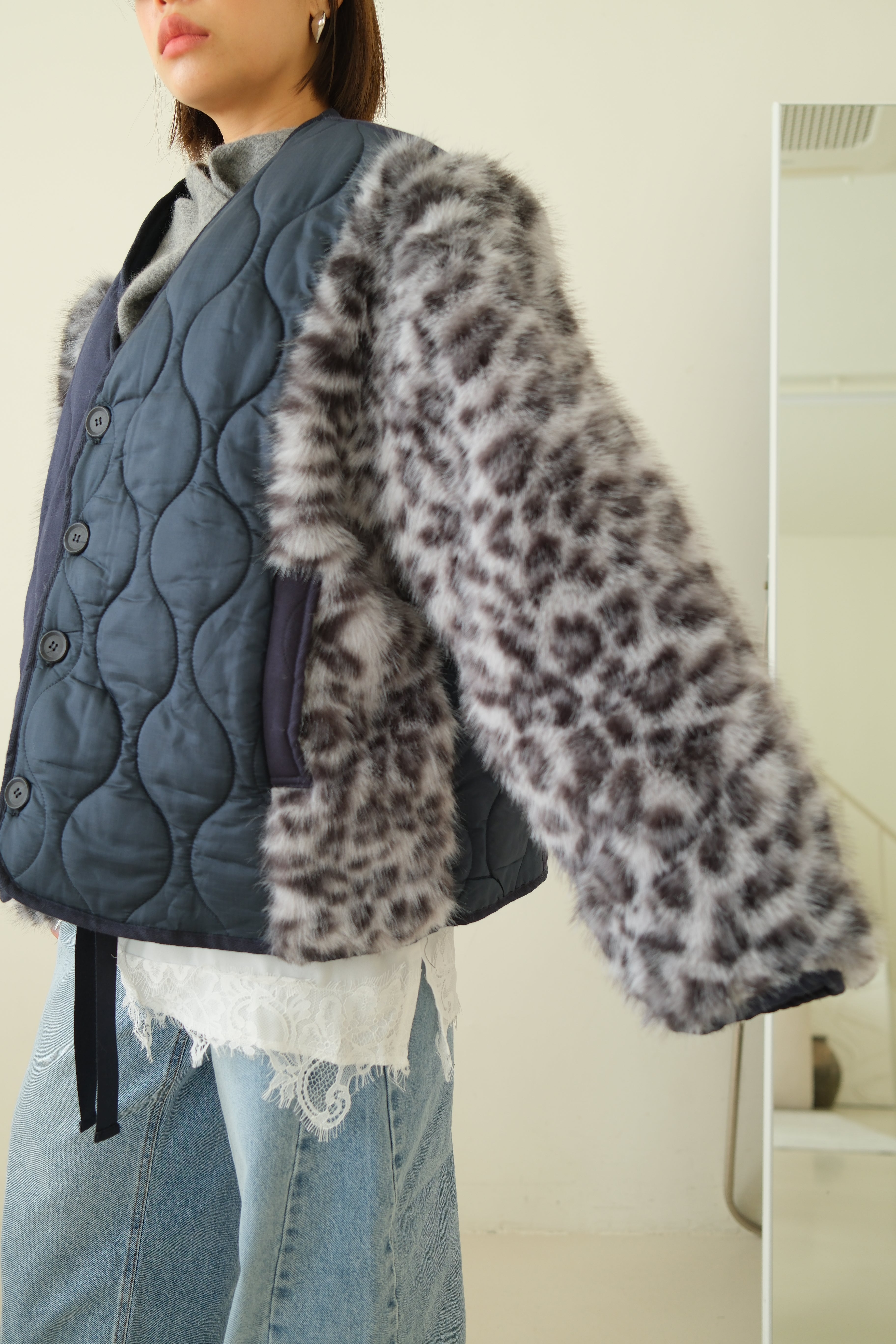Leopard faux fur sleeve quilted jacket