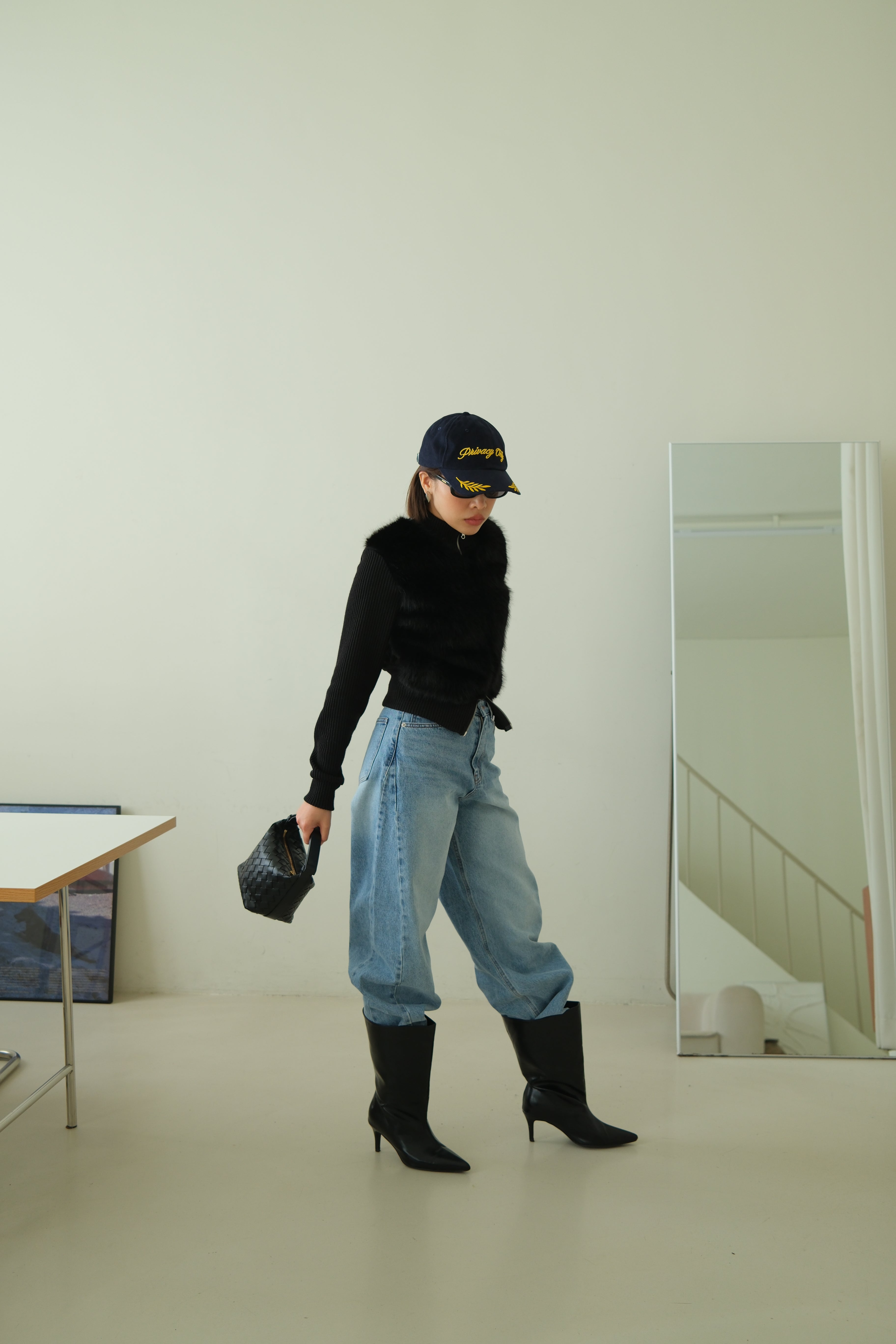 Skies high-rise curved jeans