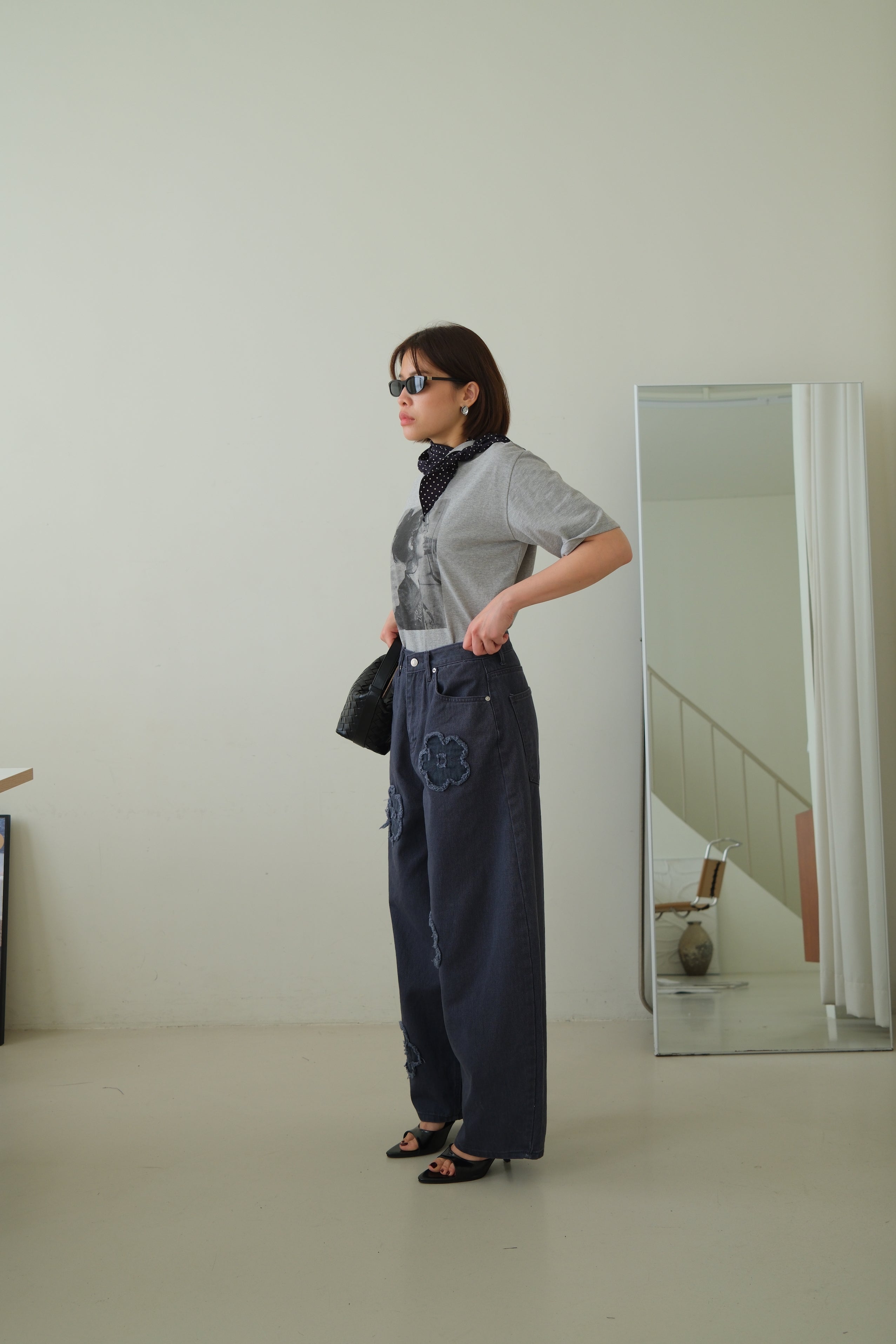 Tonal Embroidered Balloon Jeans