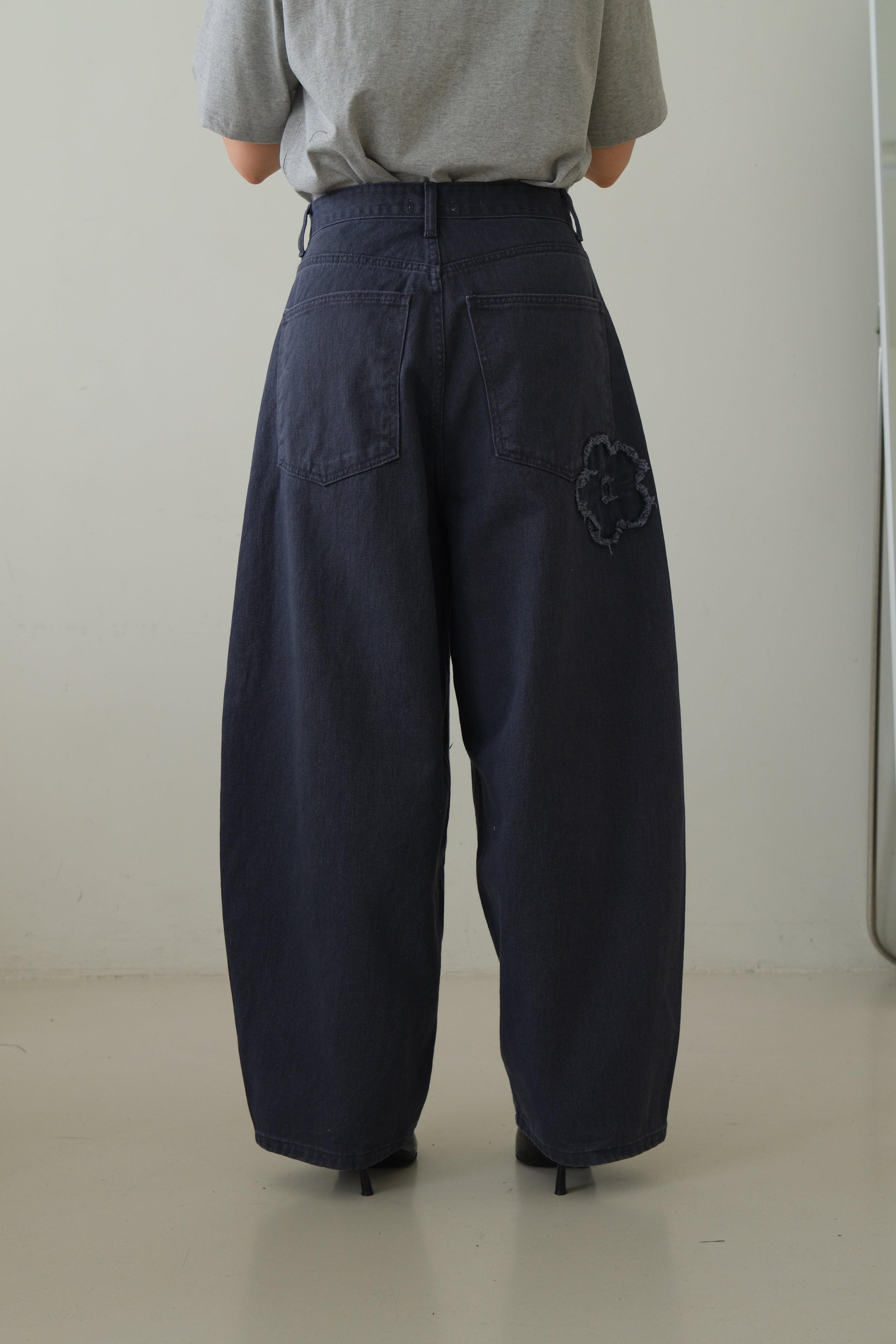 Tonal Embroidered Balloon Jeans