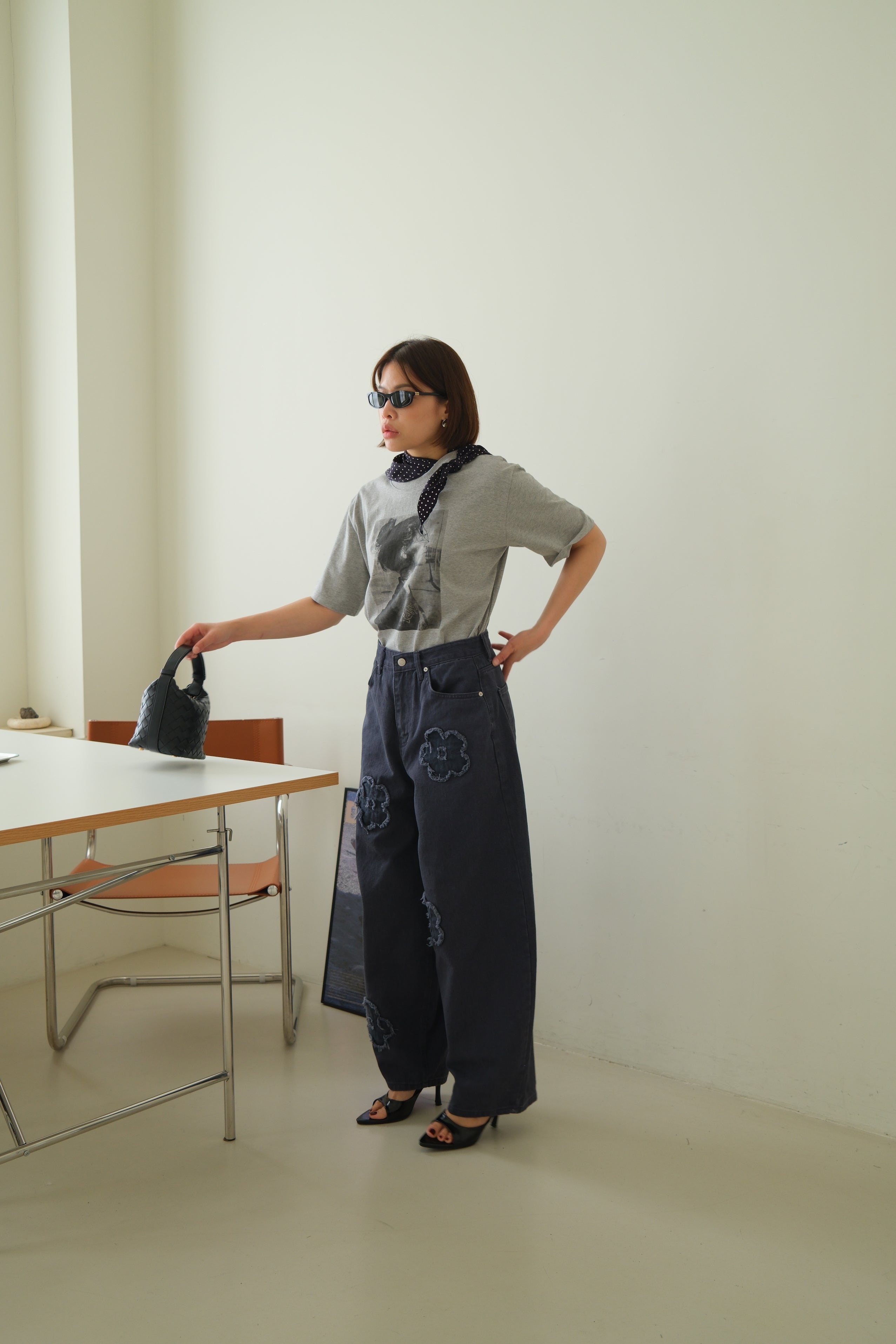 Tonal Embroidered Balloon Jeans