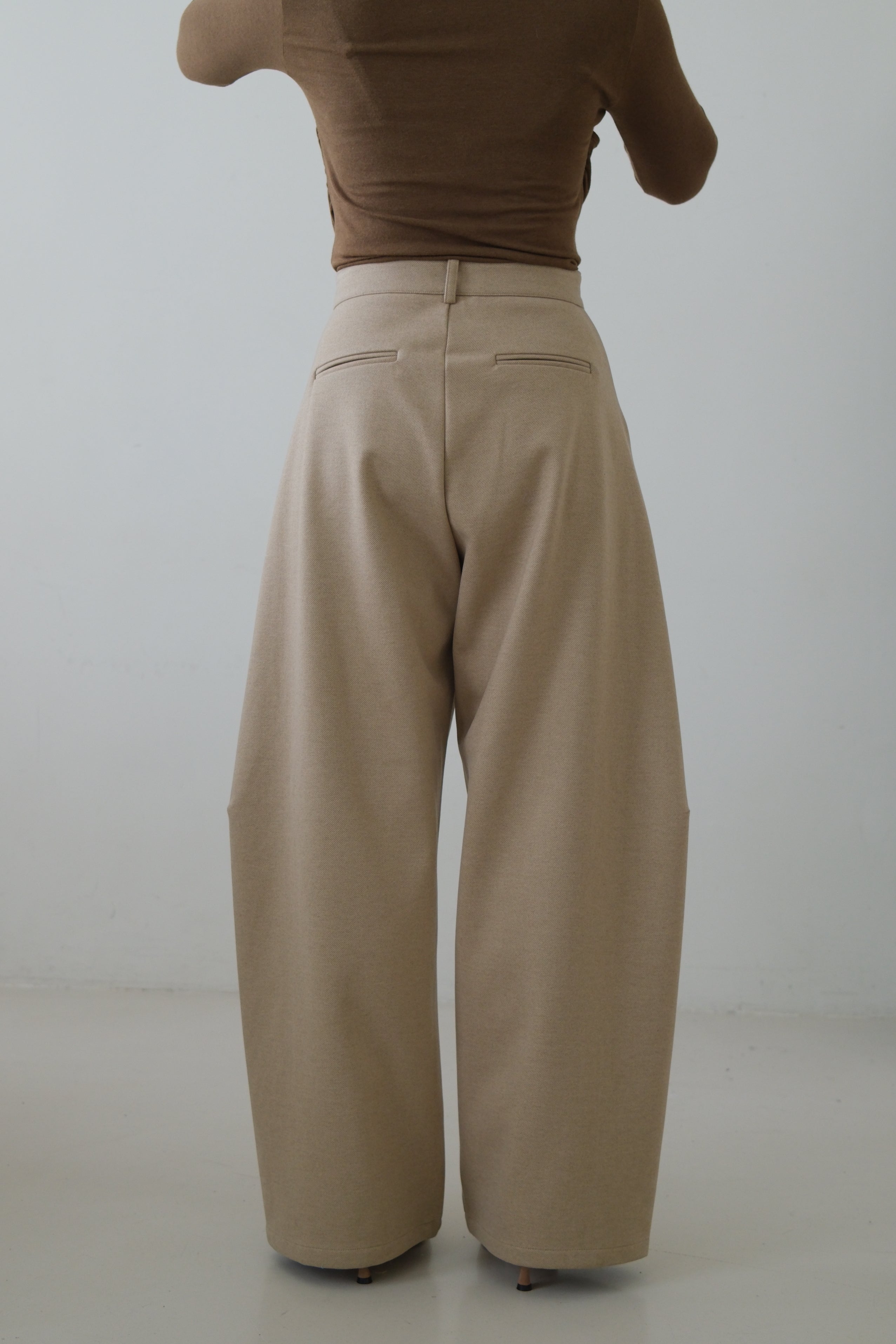 Bien high-rise curved pants