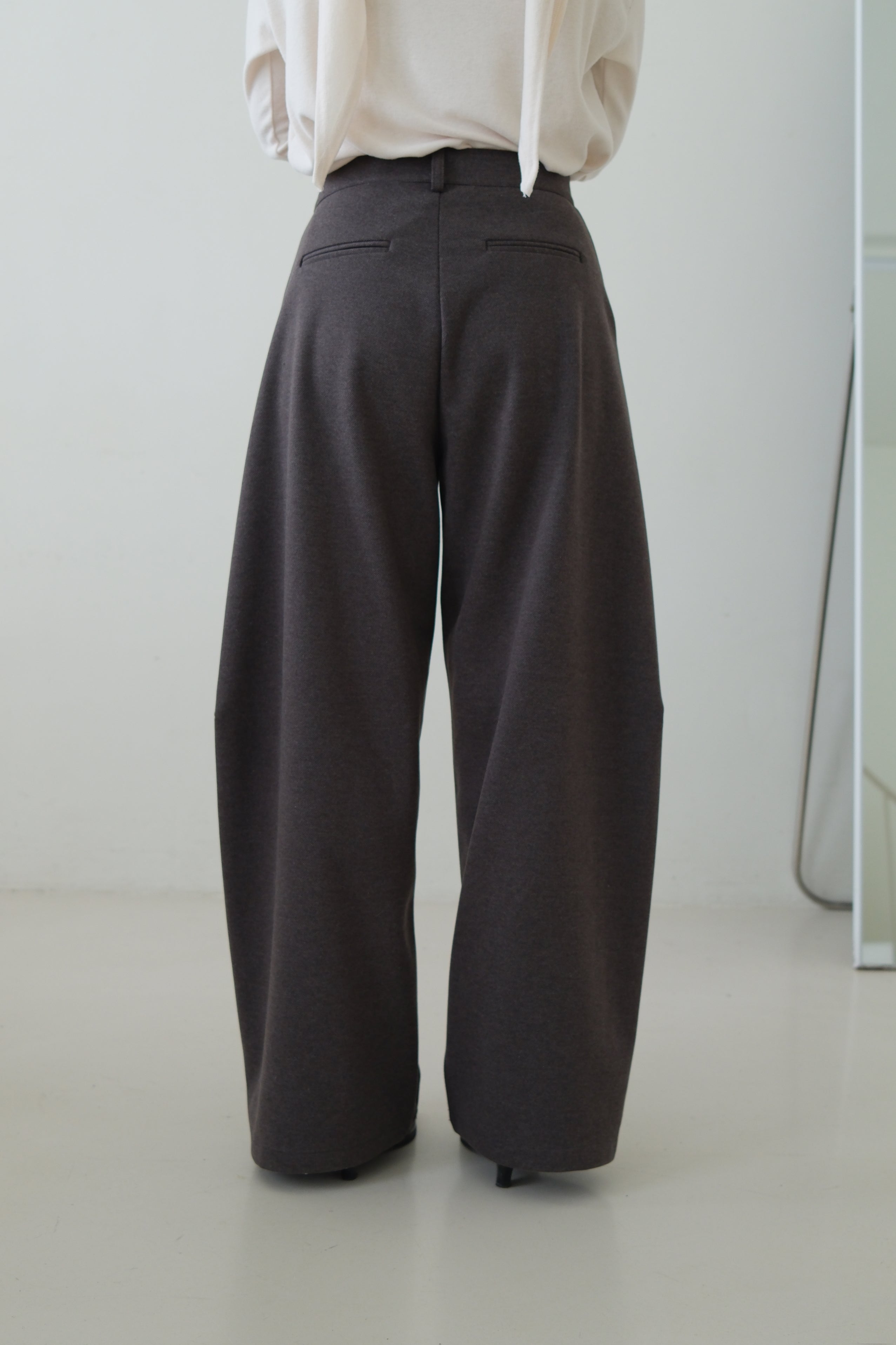 Bien high-rise curved pants