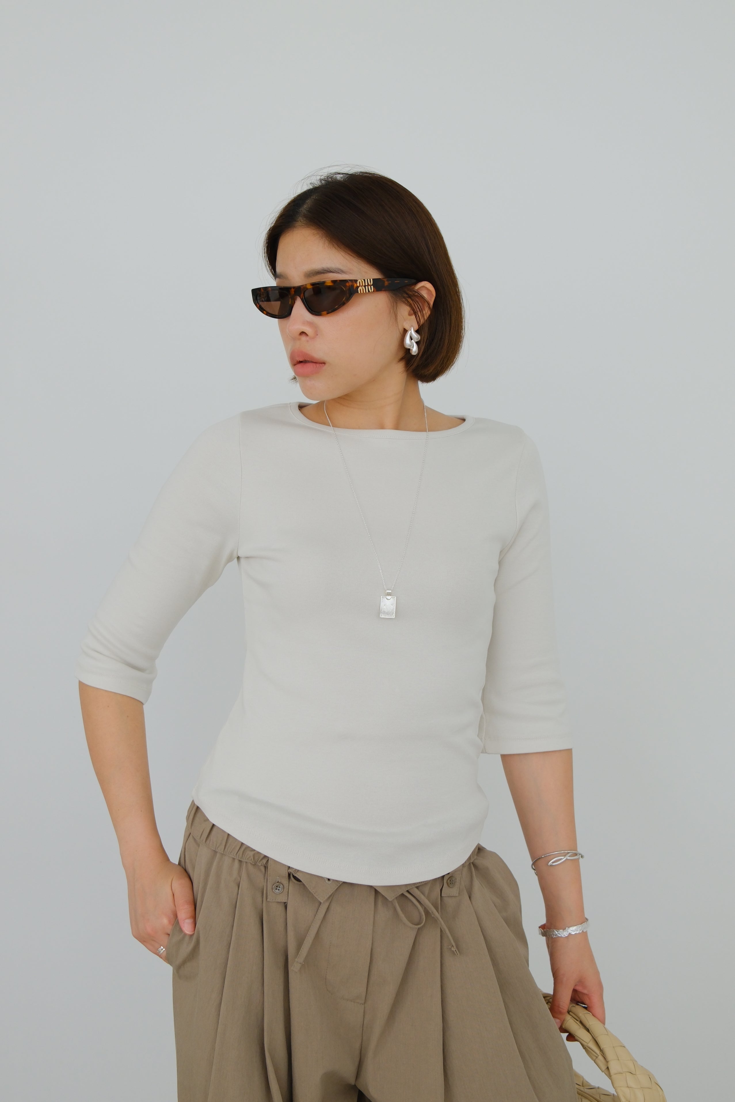 Aven Curved Hem Tee