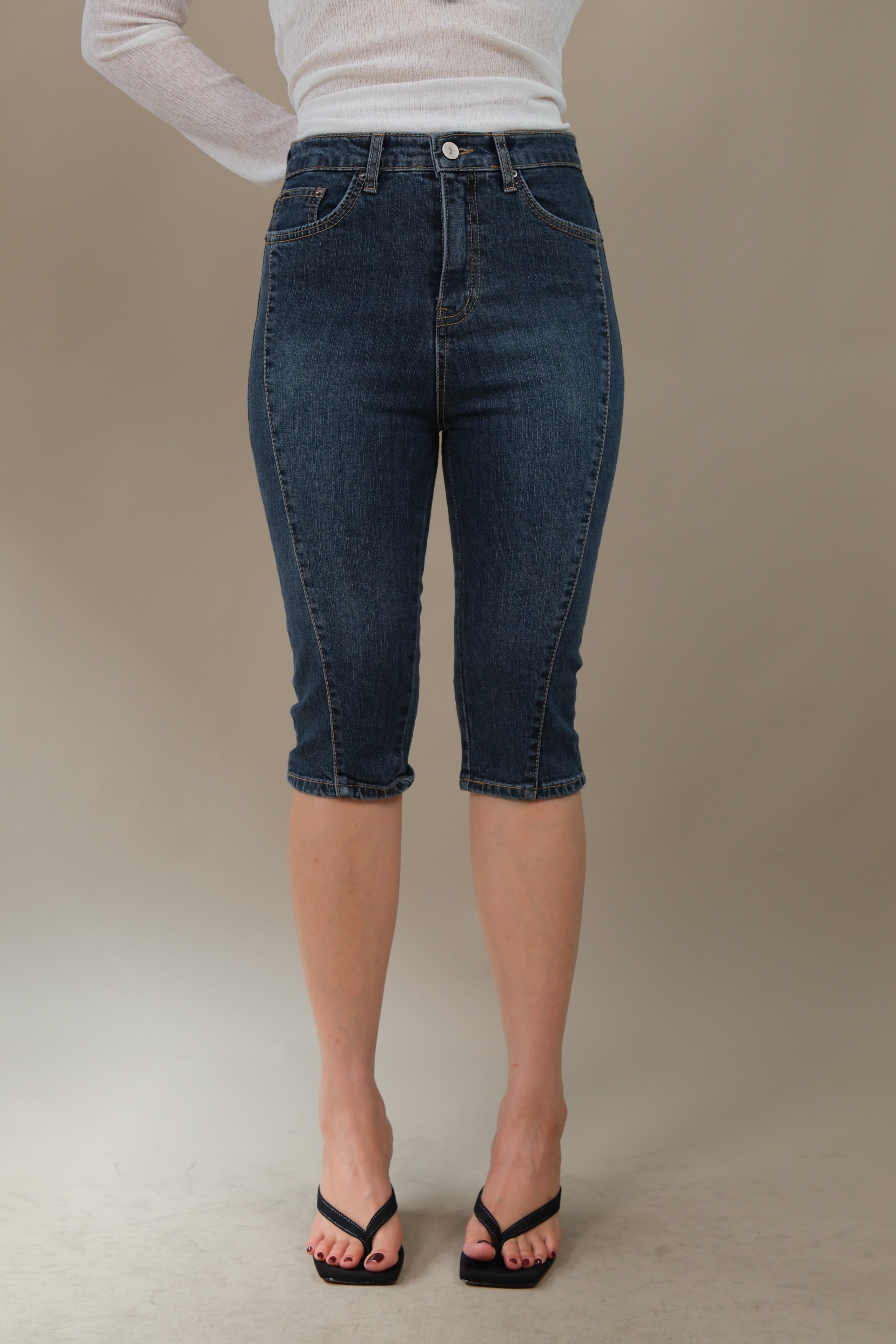 High-waist denim capri pants
