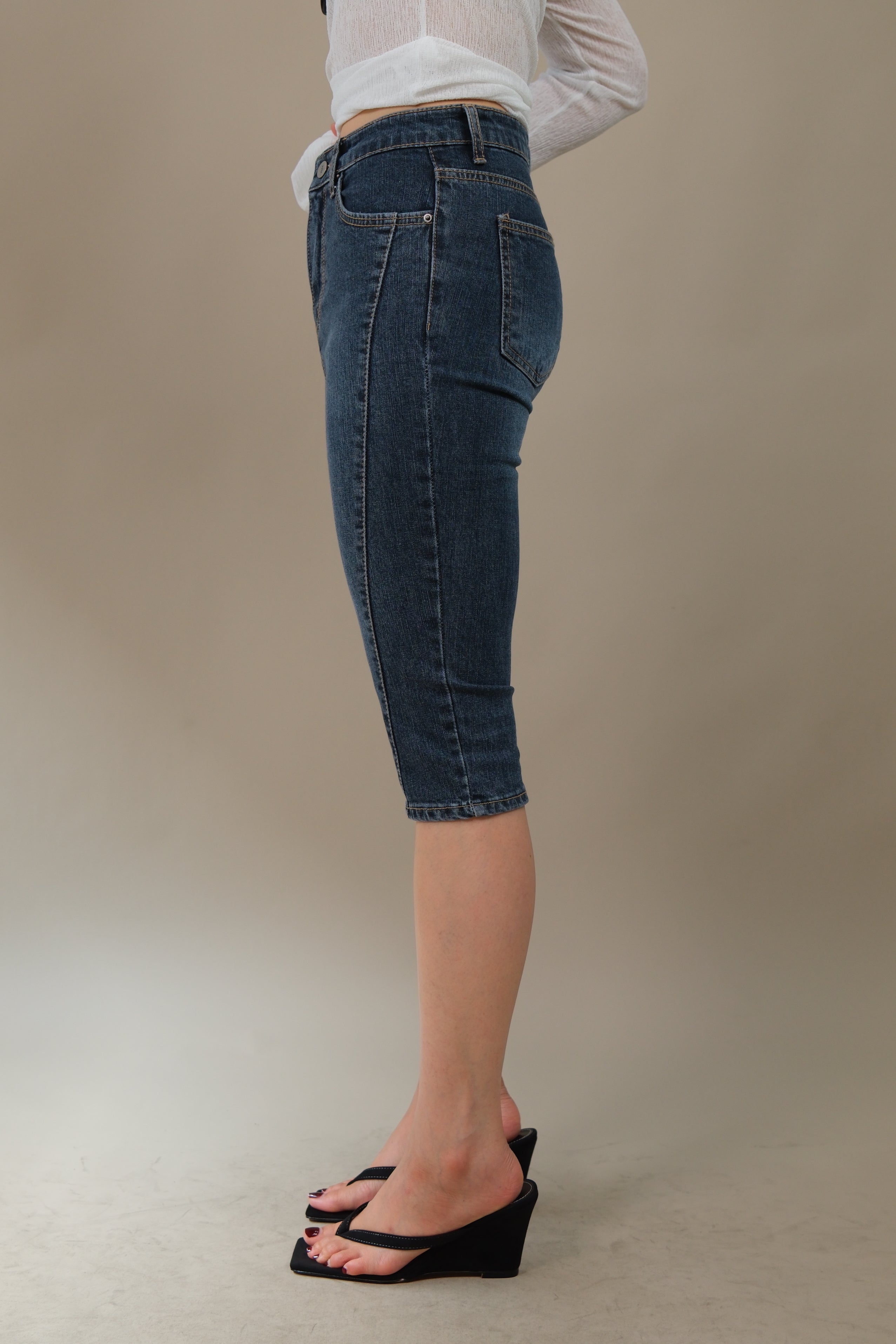 High-waist denim capri pants