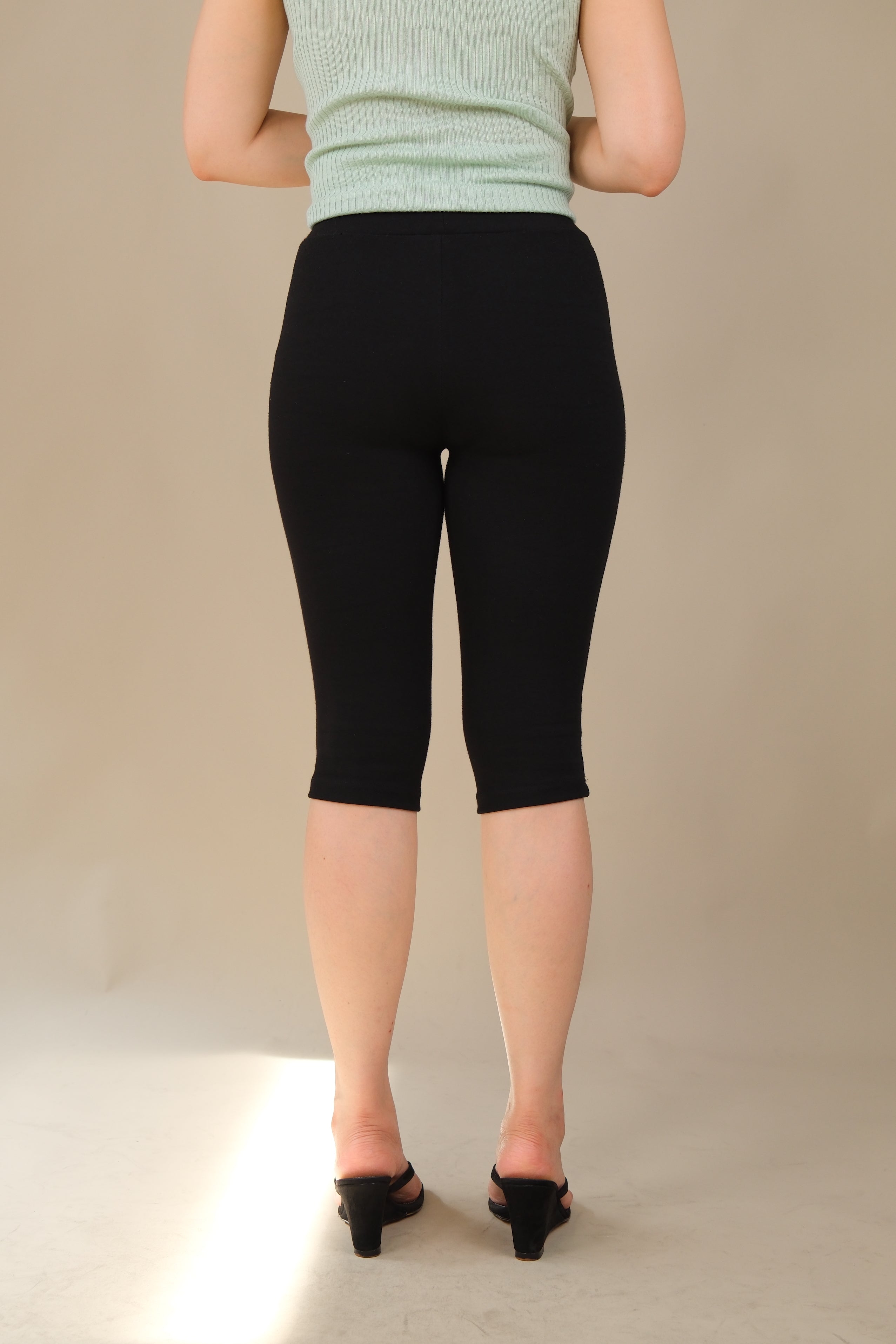 Eyelet capri pants