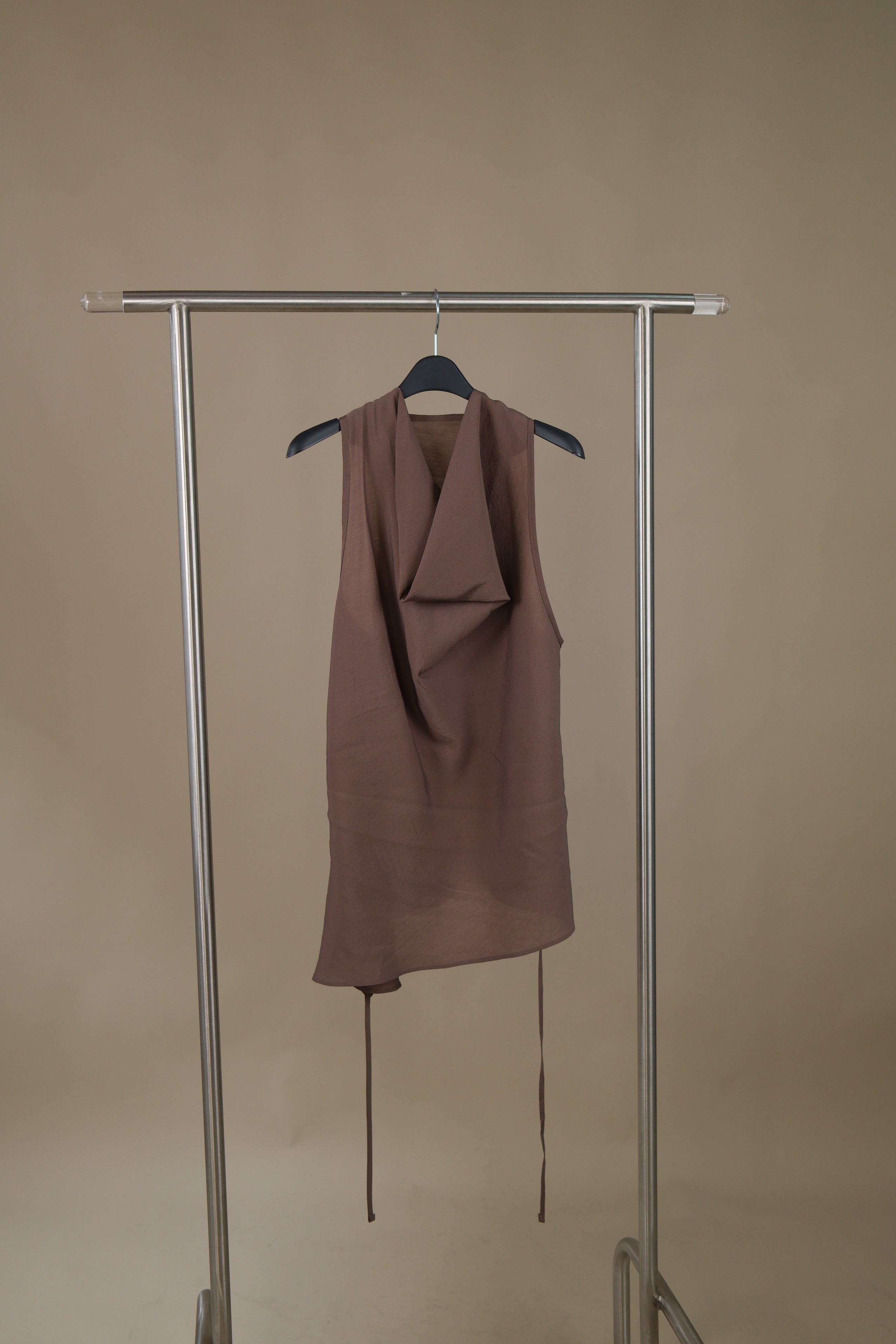 Glaze halter unbalance blouse