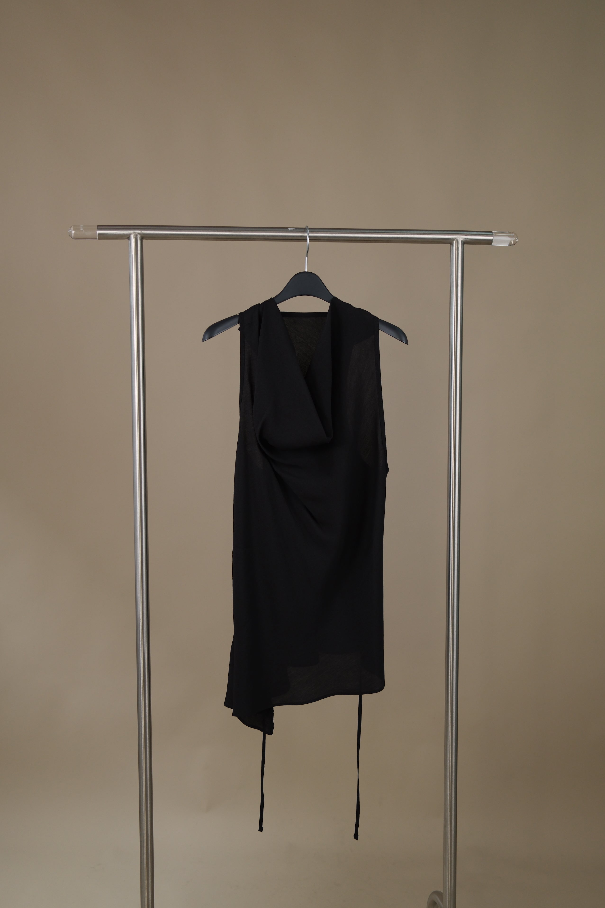 Glaze halter unbalance blouse