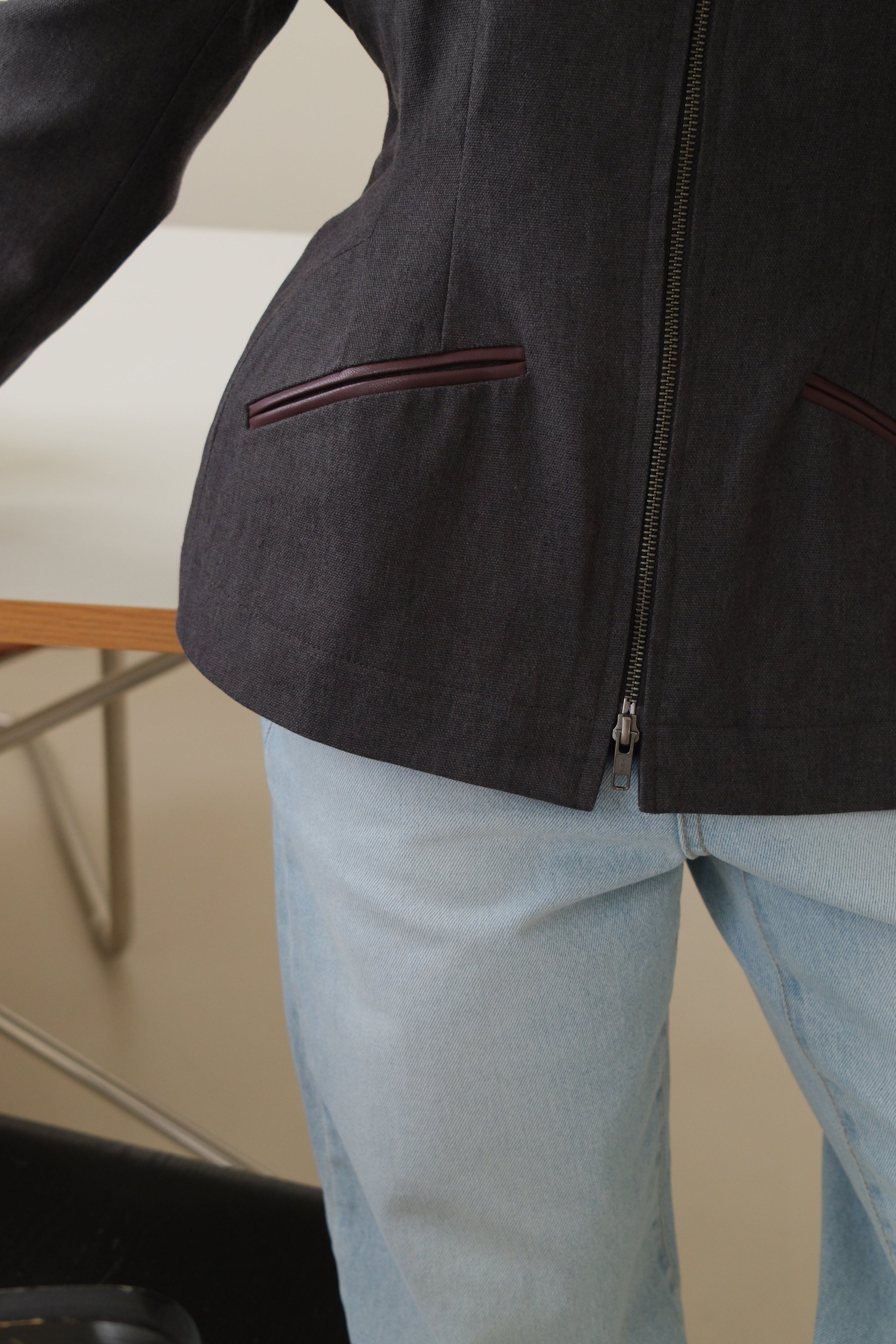 Howl hourglass work jacket