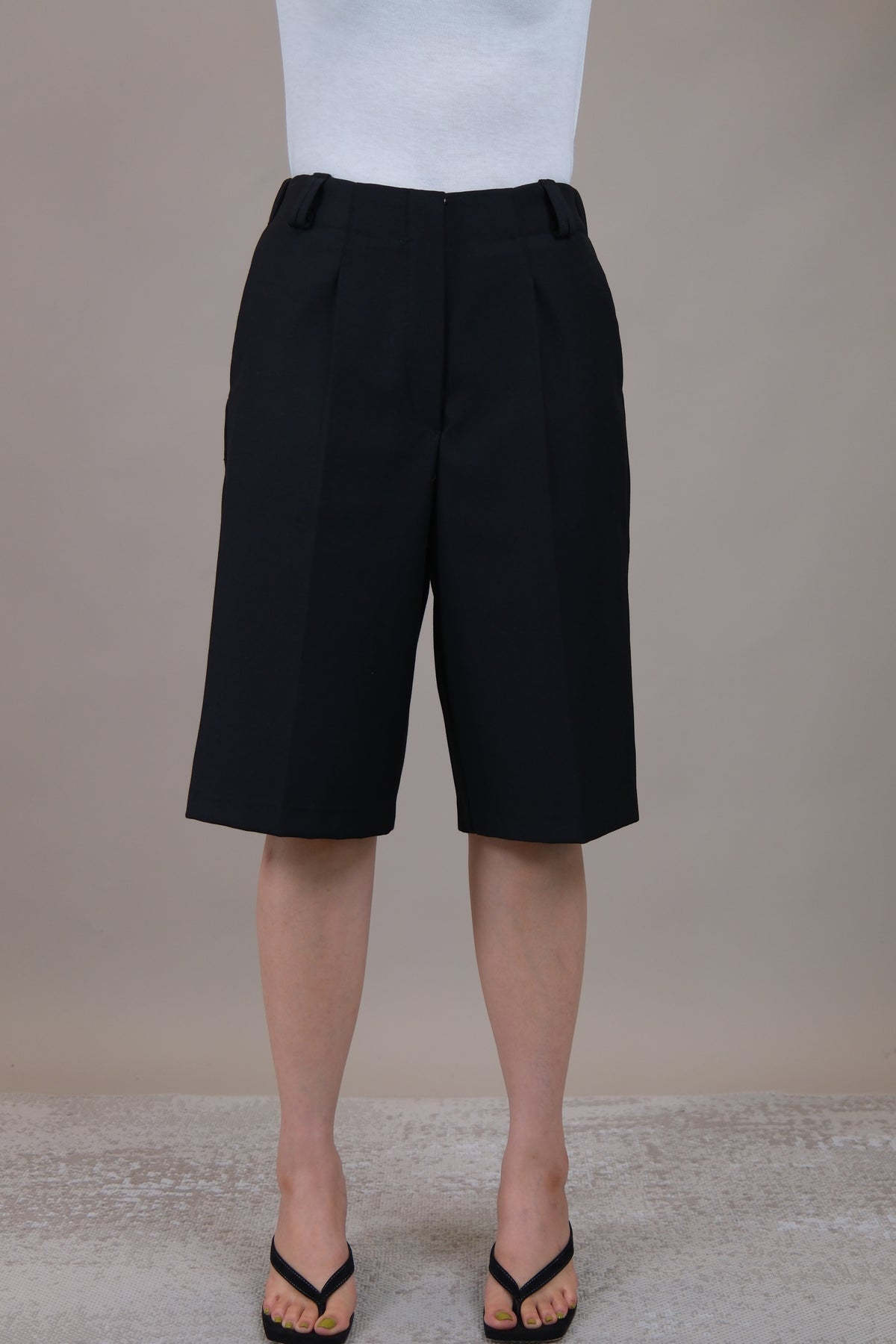 Elin Slim Tailored Shorts