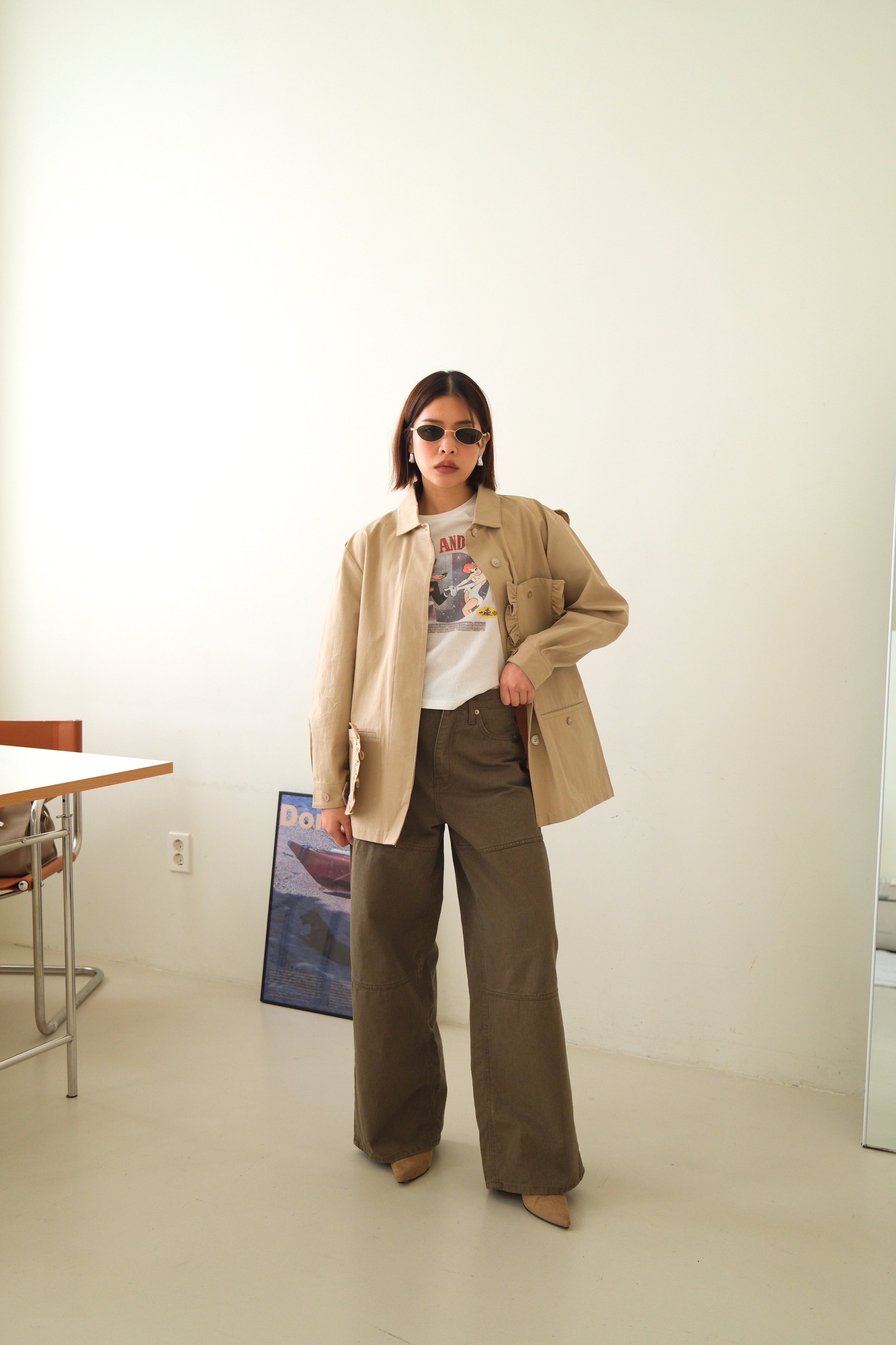 Frill jacket with removable pocket