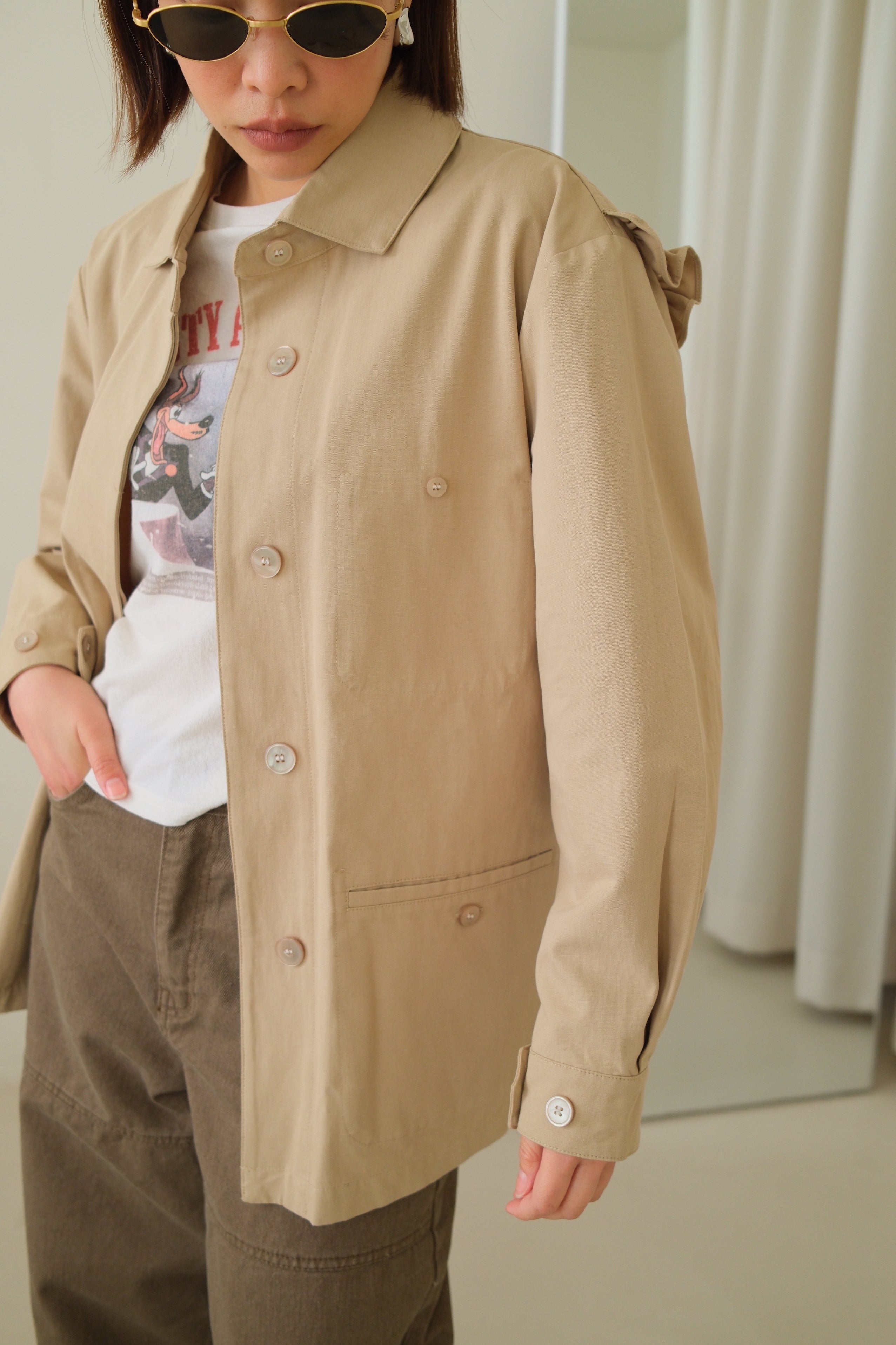 Frill jacket with removable pocket