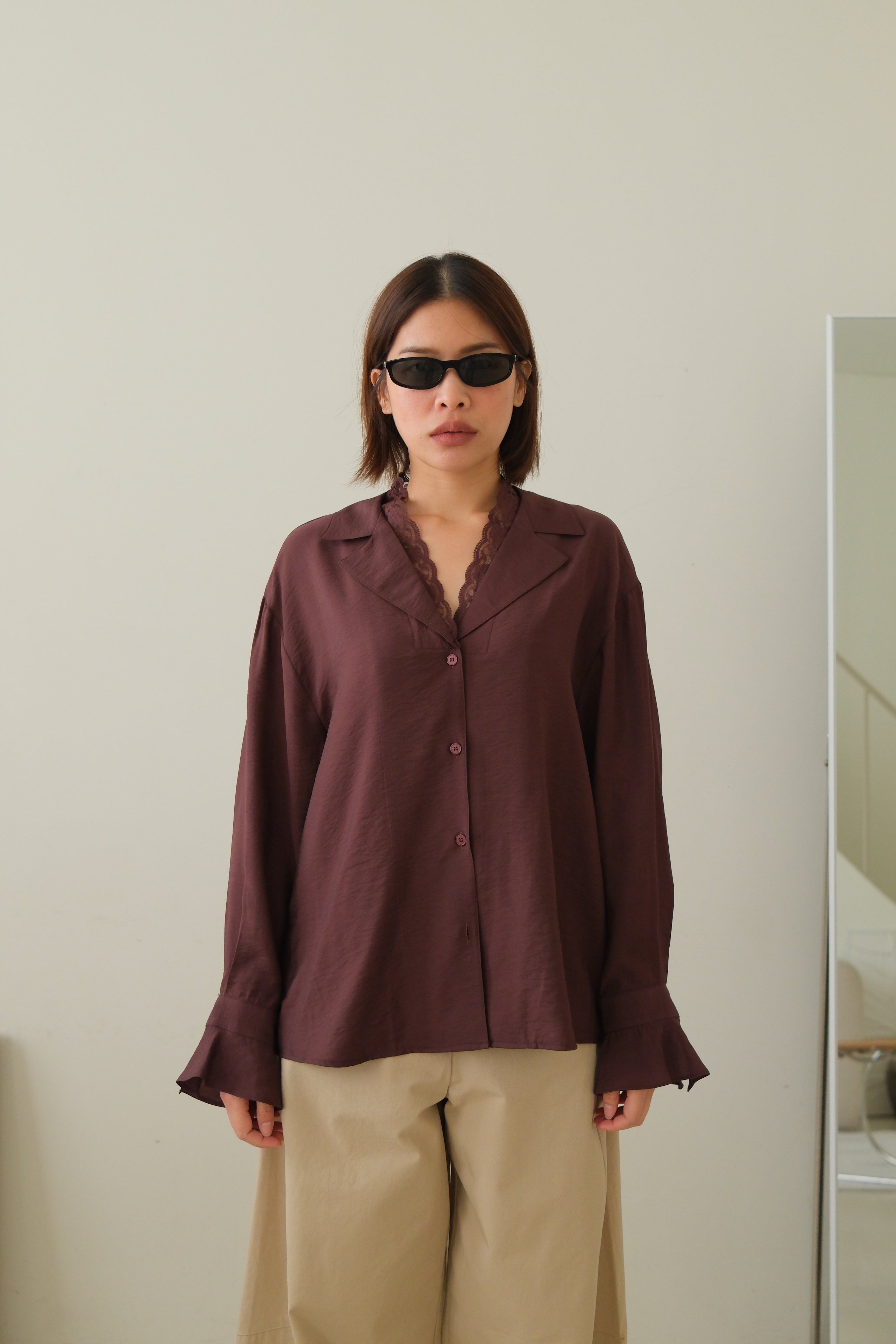 Hawaii lace collar shirt