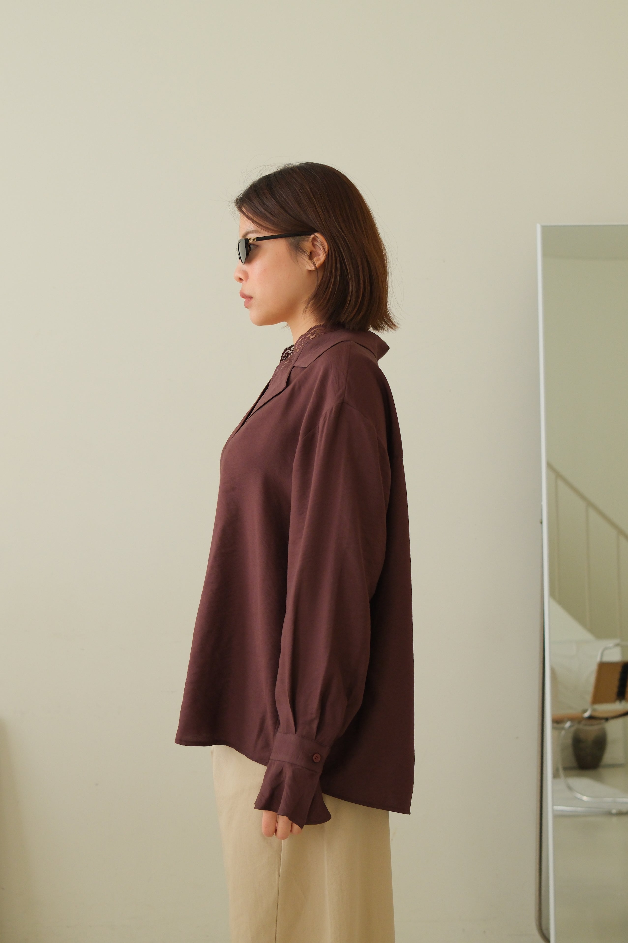 Hawaii lace collar shirt