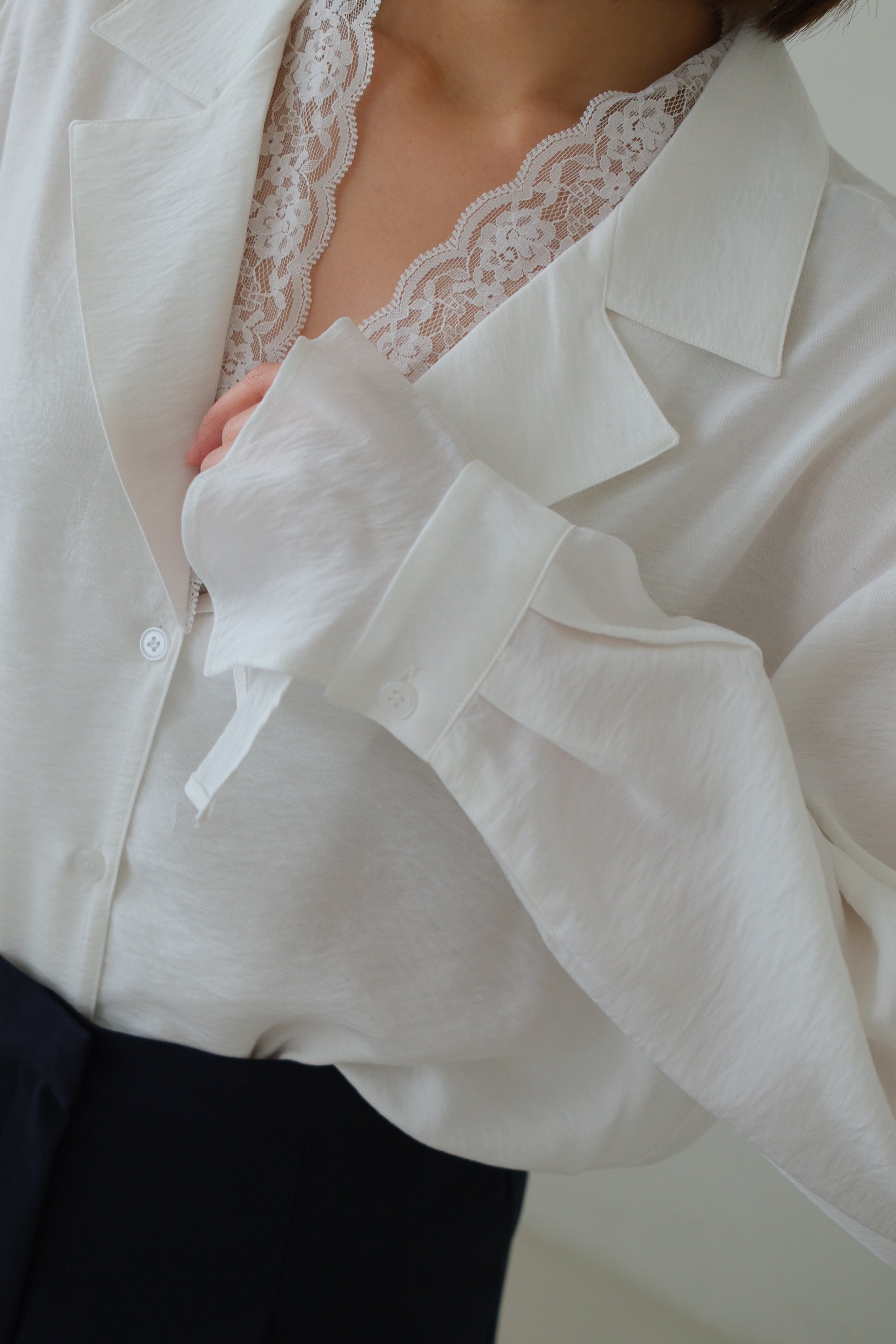 Hawaii lace collar shirt