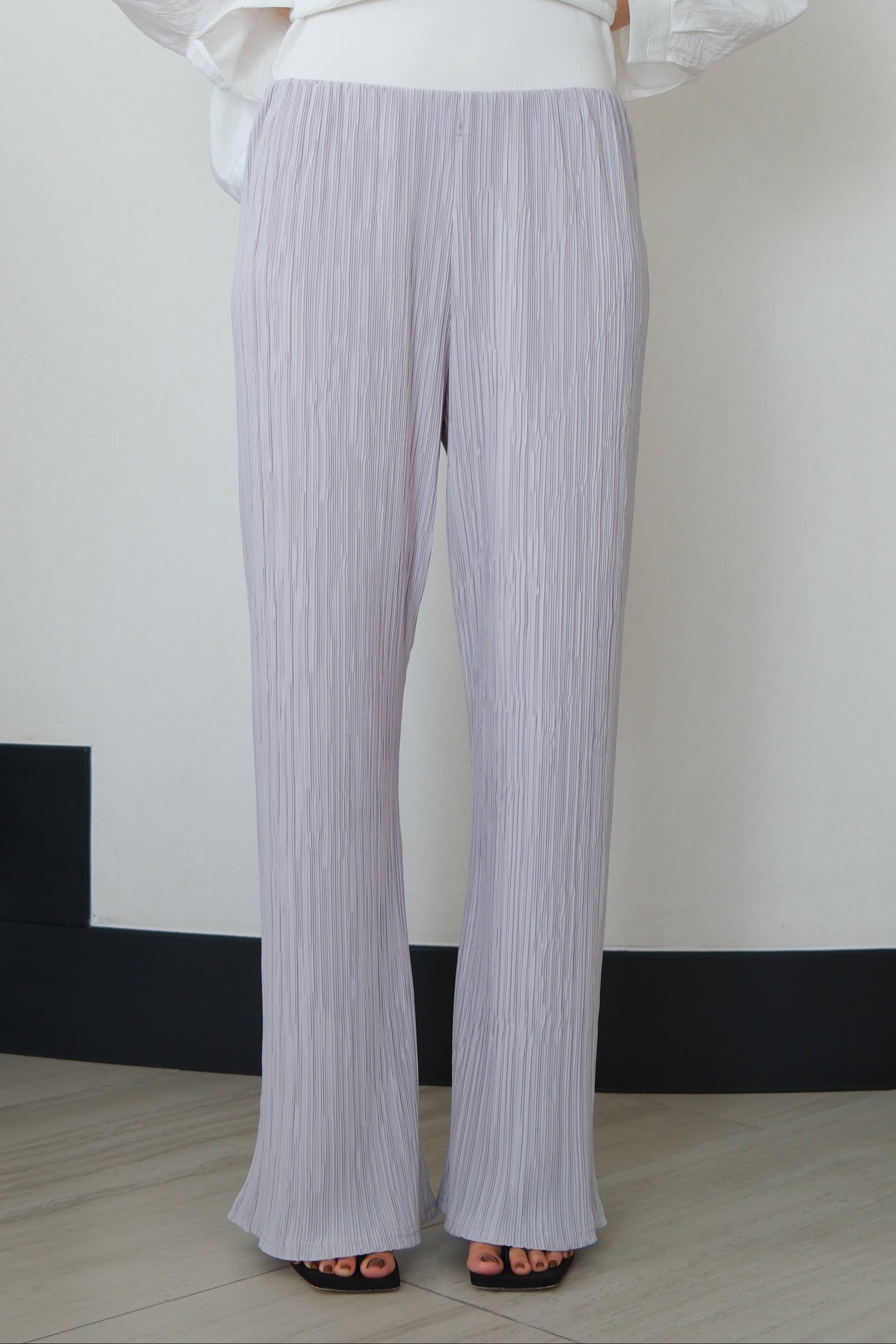 Hanni Pleated Flare Pants