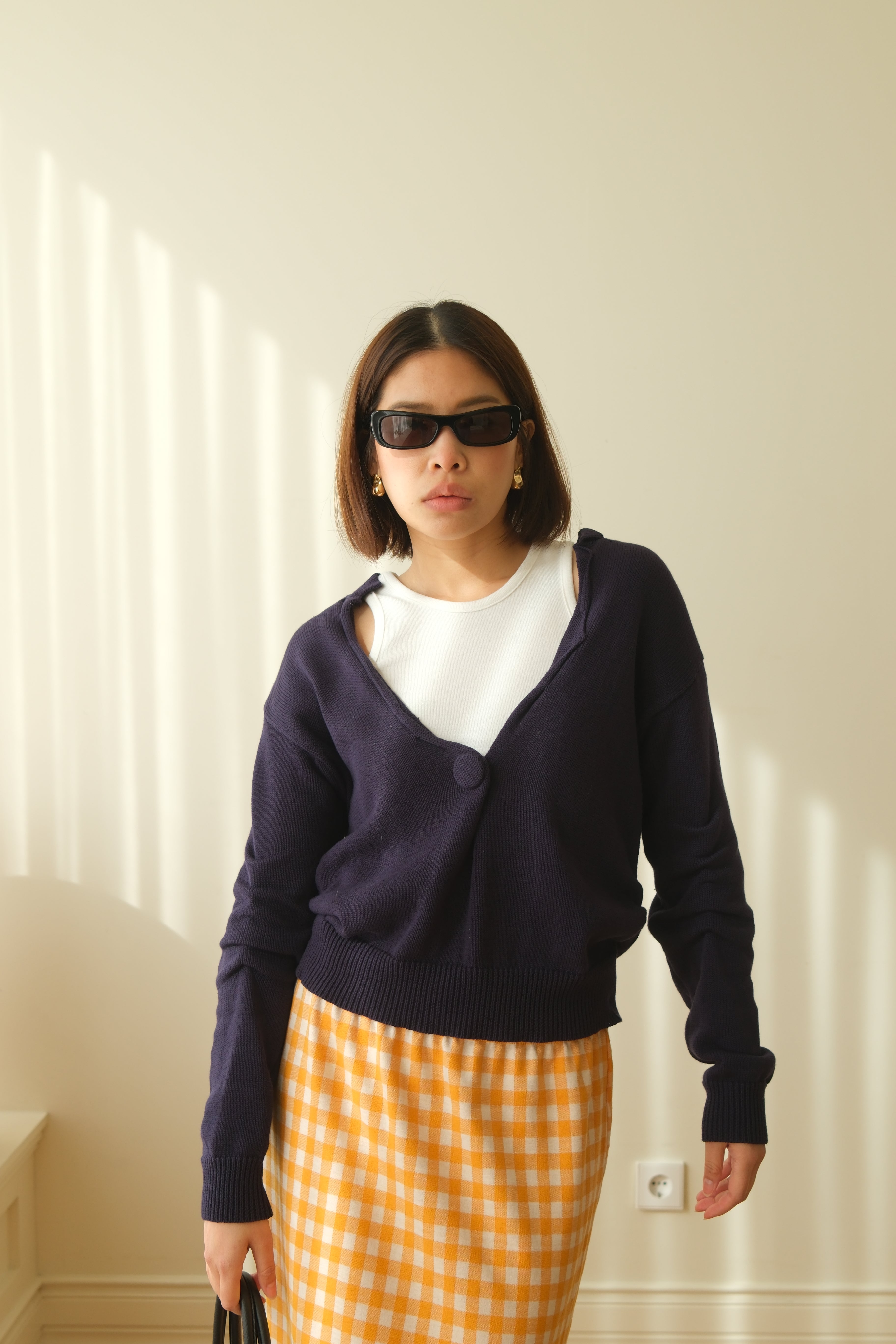 Deep v neck bold button knit sweatshirt