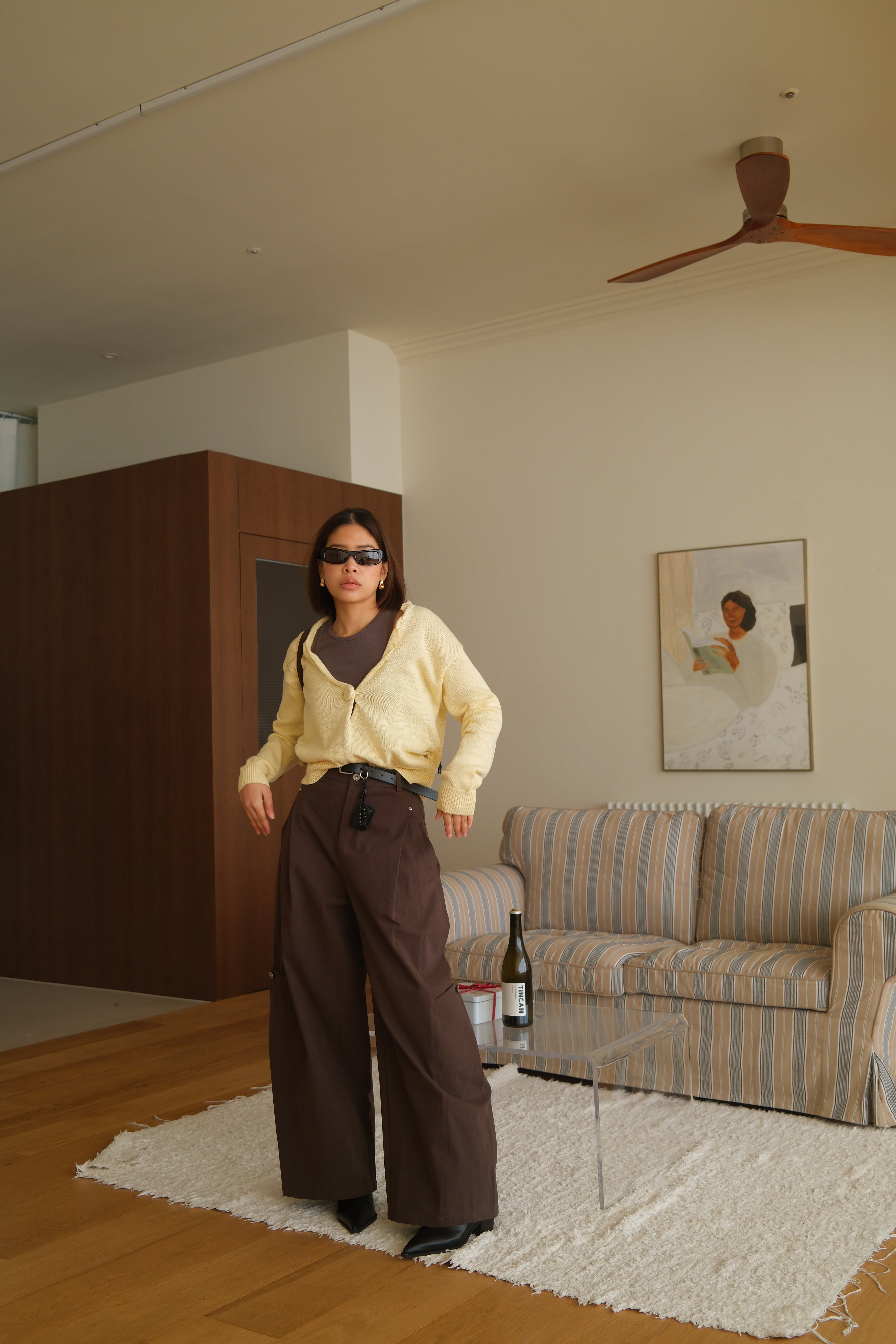 Deep v neck bold button knit sweatshirt