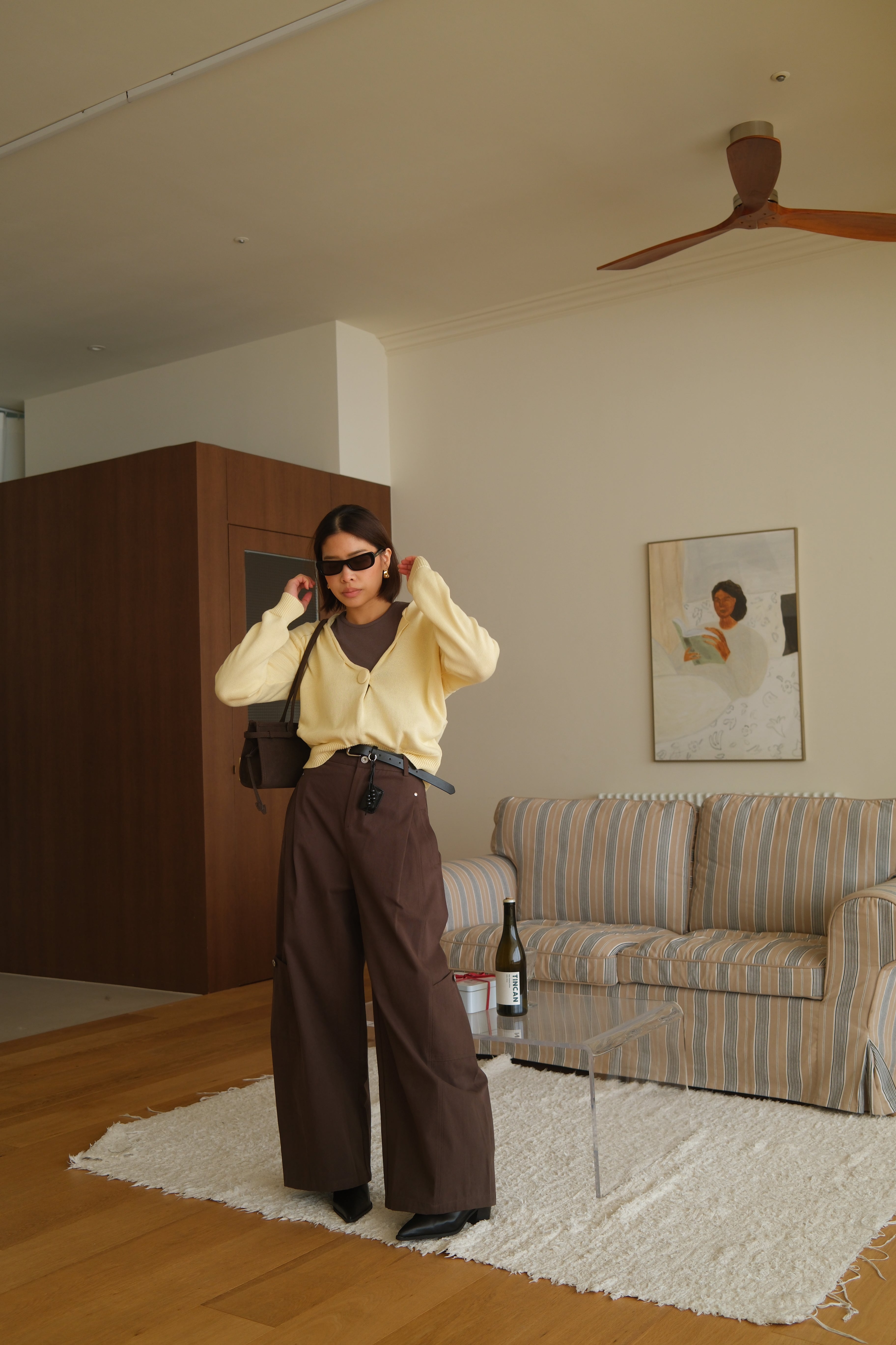 Deep v neck bold button knit sweatshirt