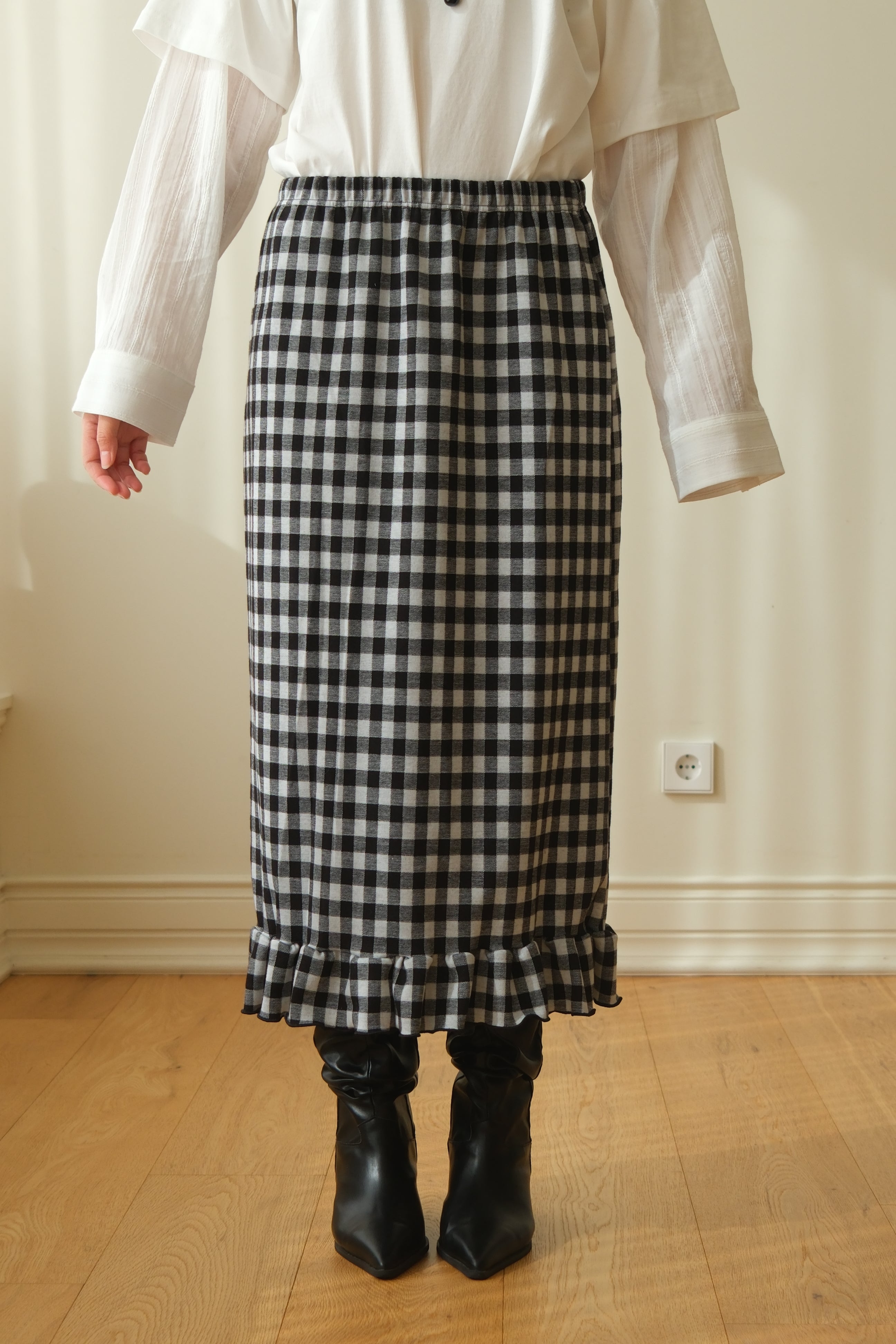 Bcn frill hem plaid knit skirt
