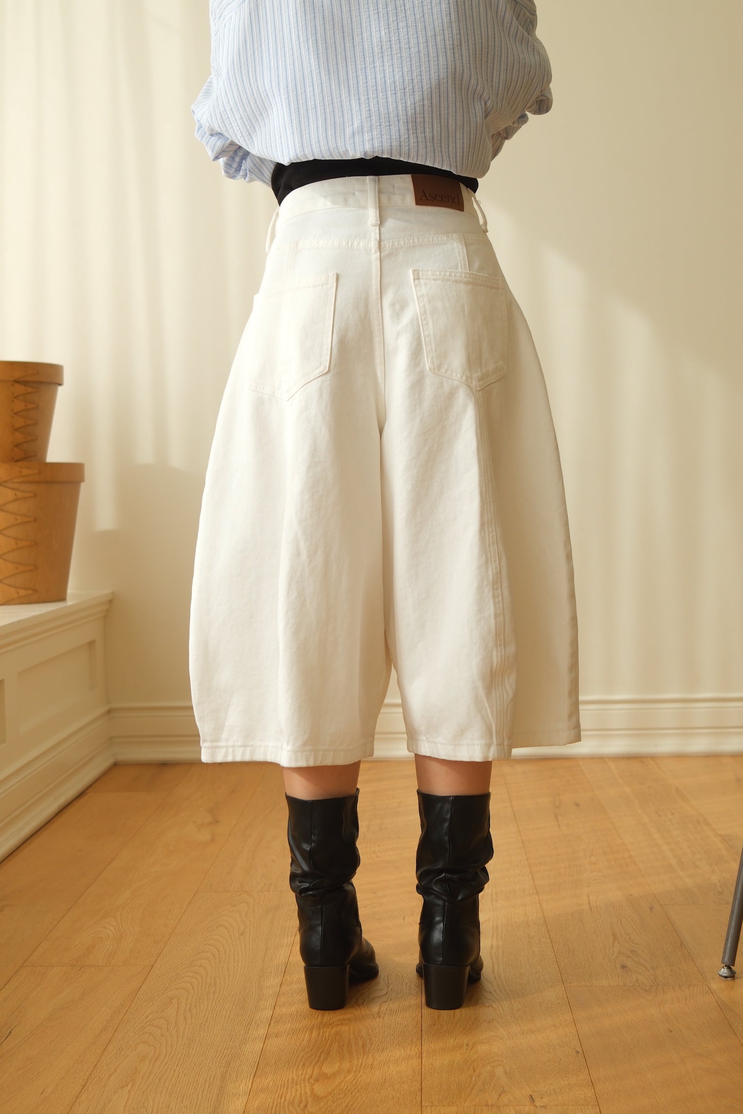 Roar high-rise barrel shorts