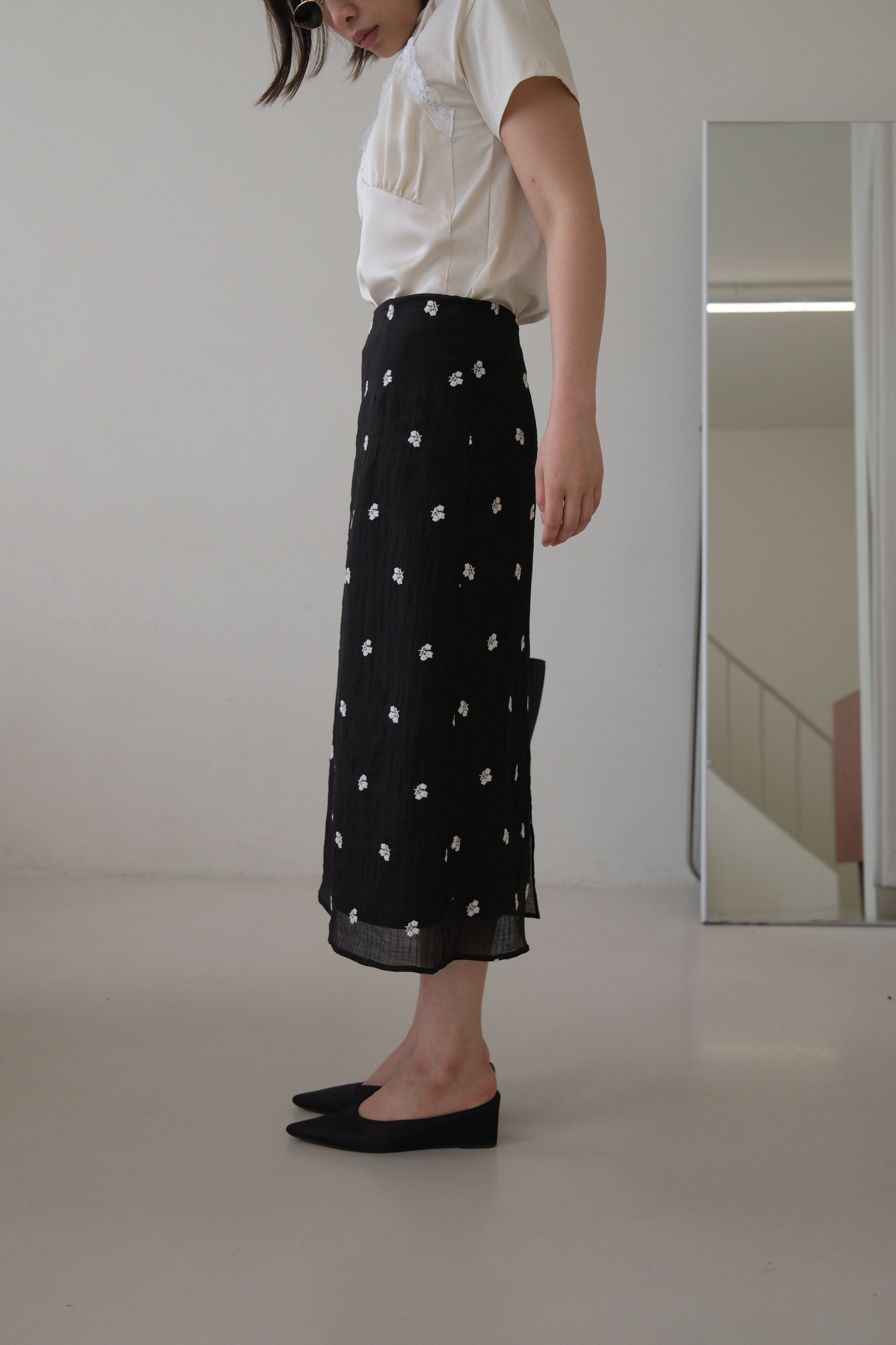 flora embroidered sheer pencil skirt