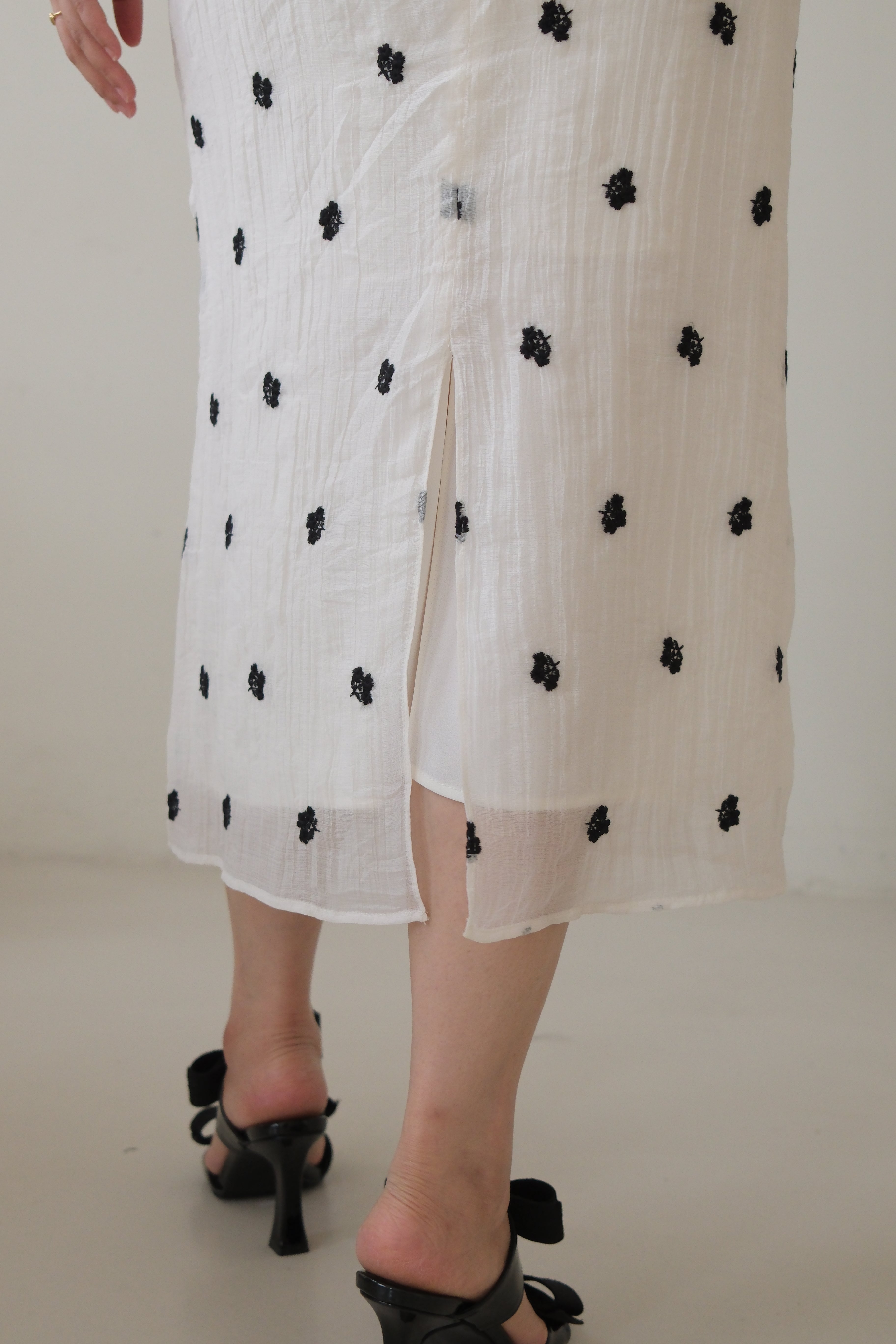 flora embroidered sheer pencil skirt