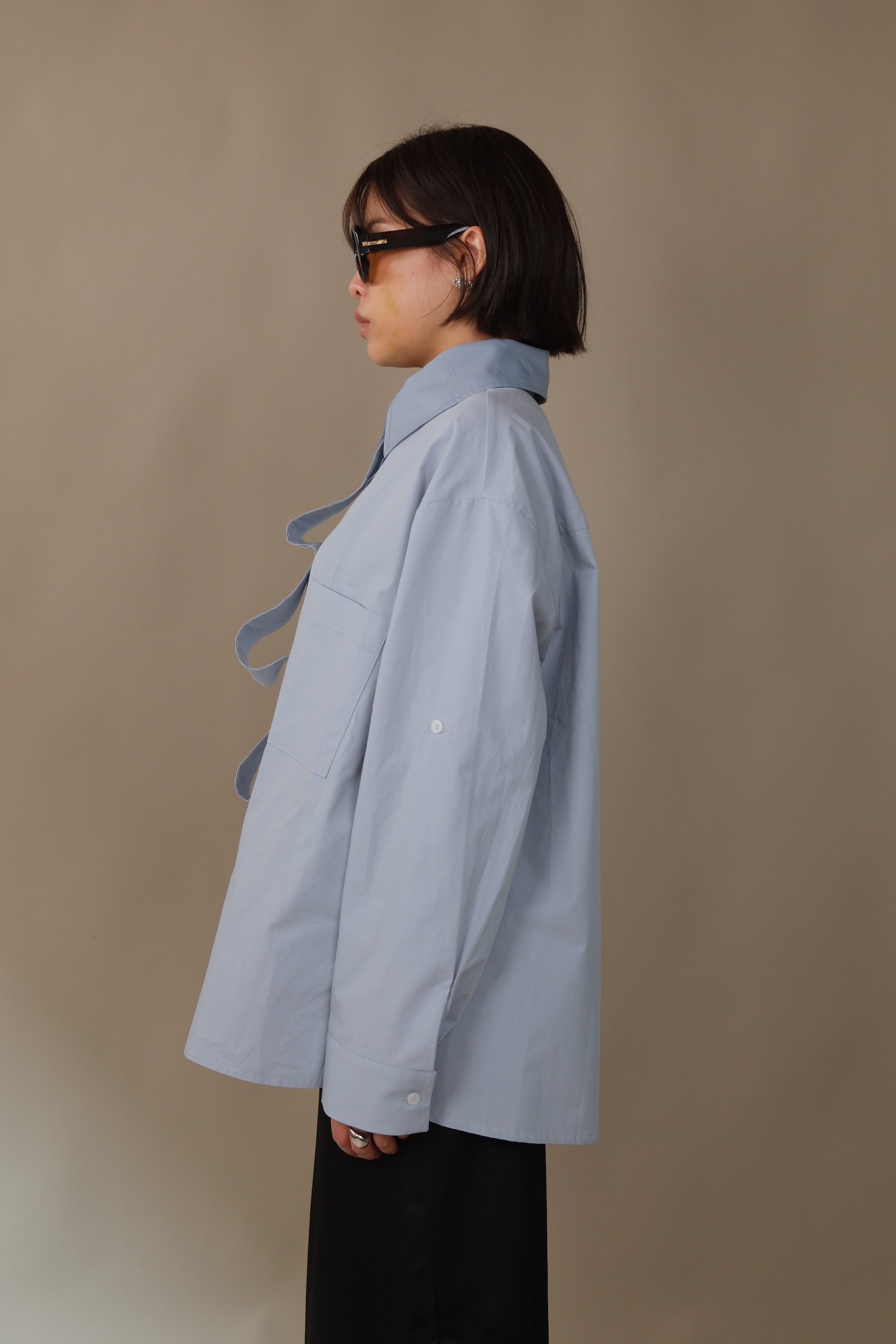 Kalm removable collar and tape shirt