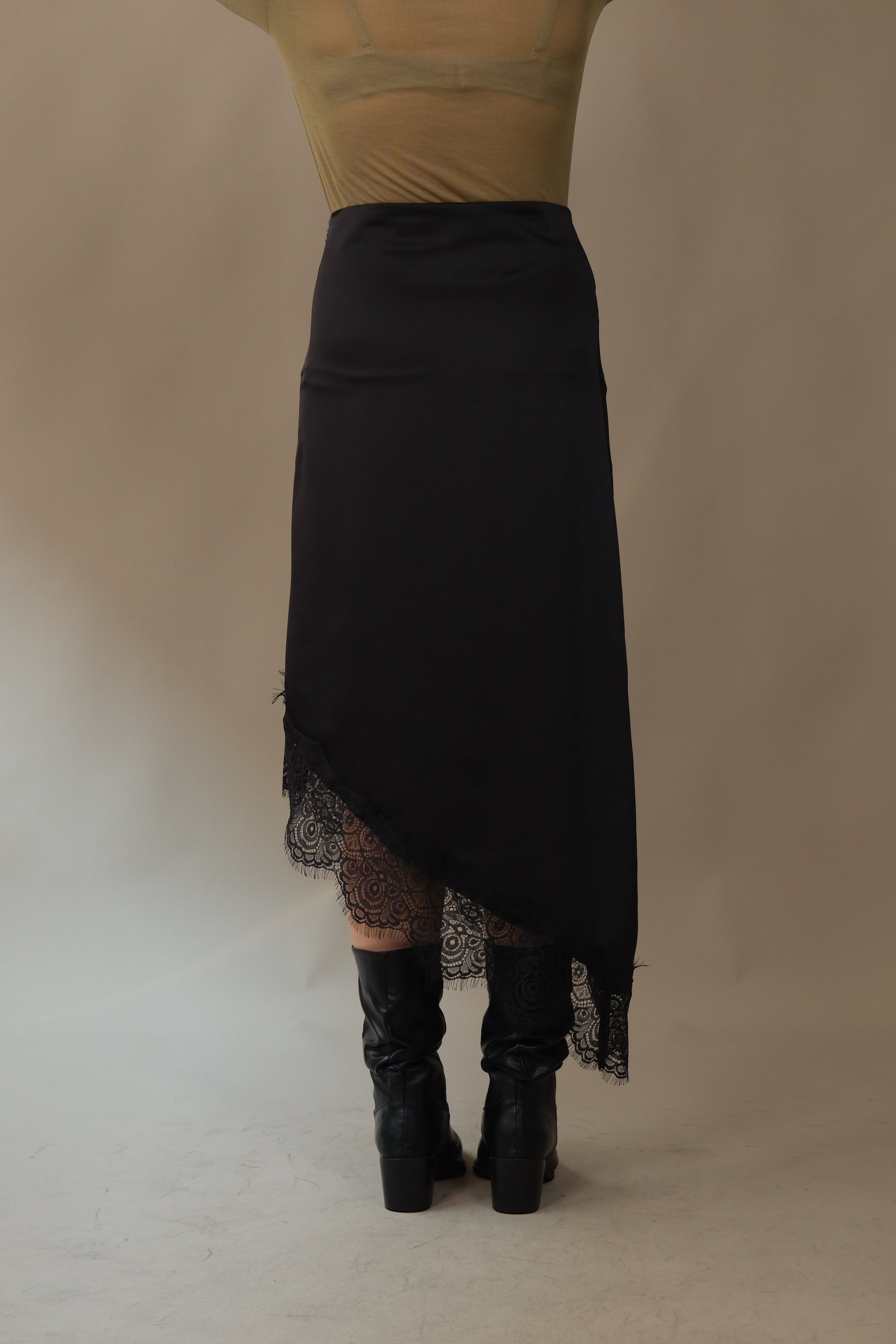 Klaire lace hem unbalance silky skirt