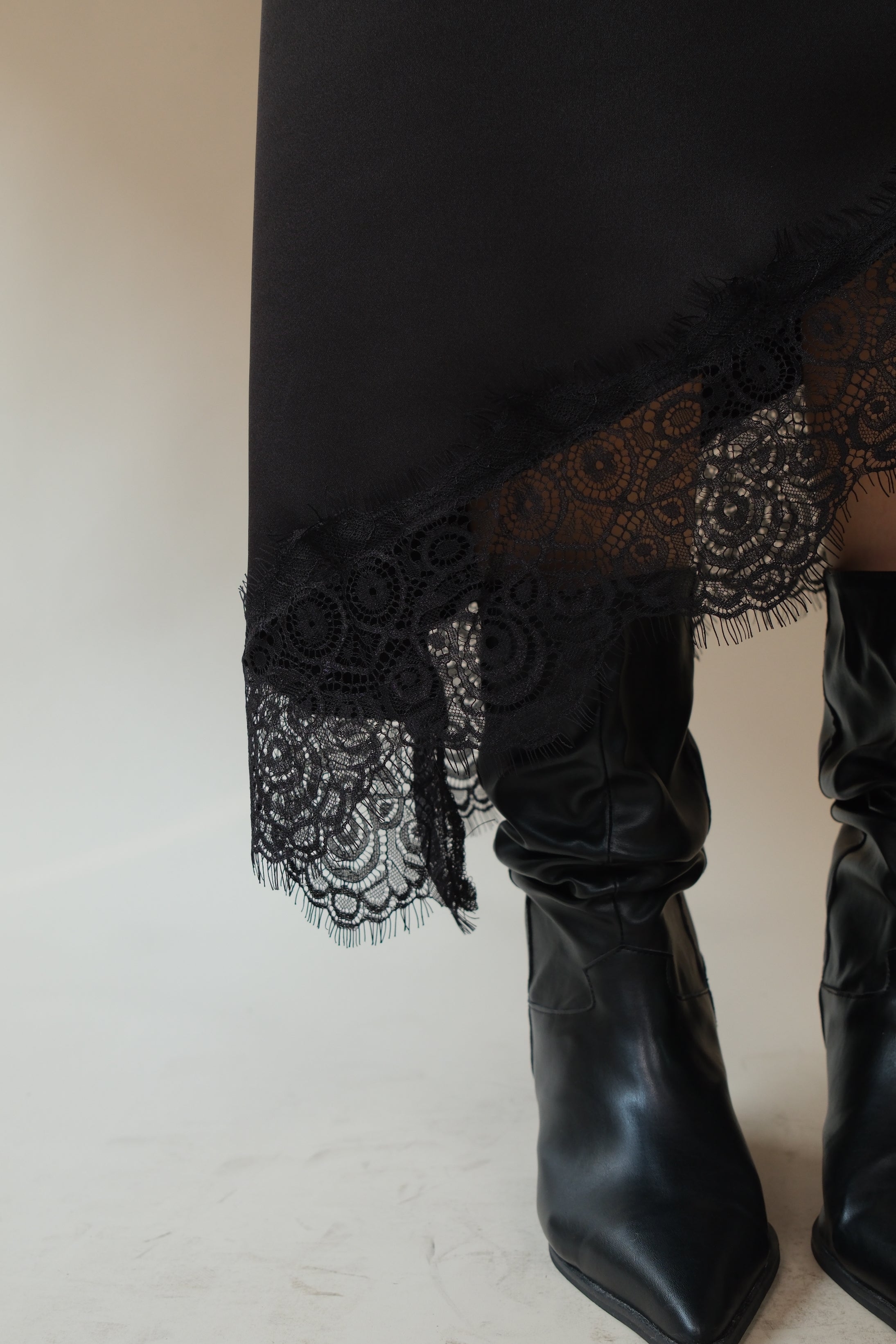 Klaire lace hem unbalance silky skirt