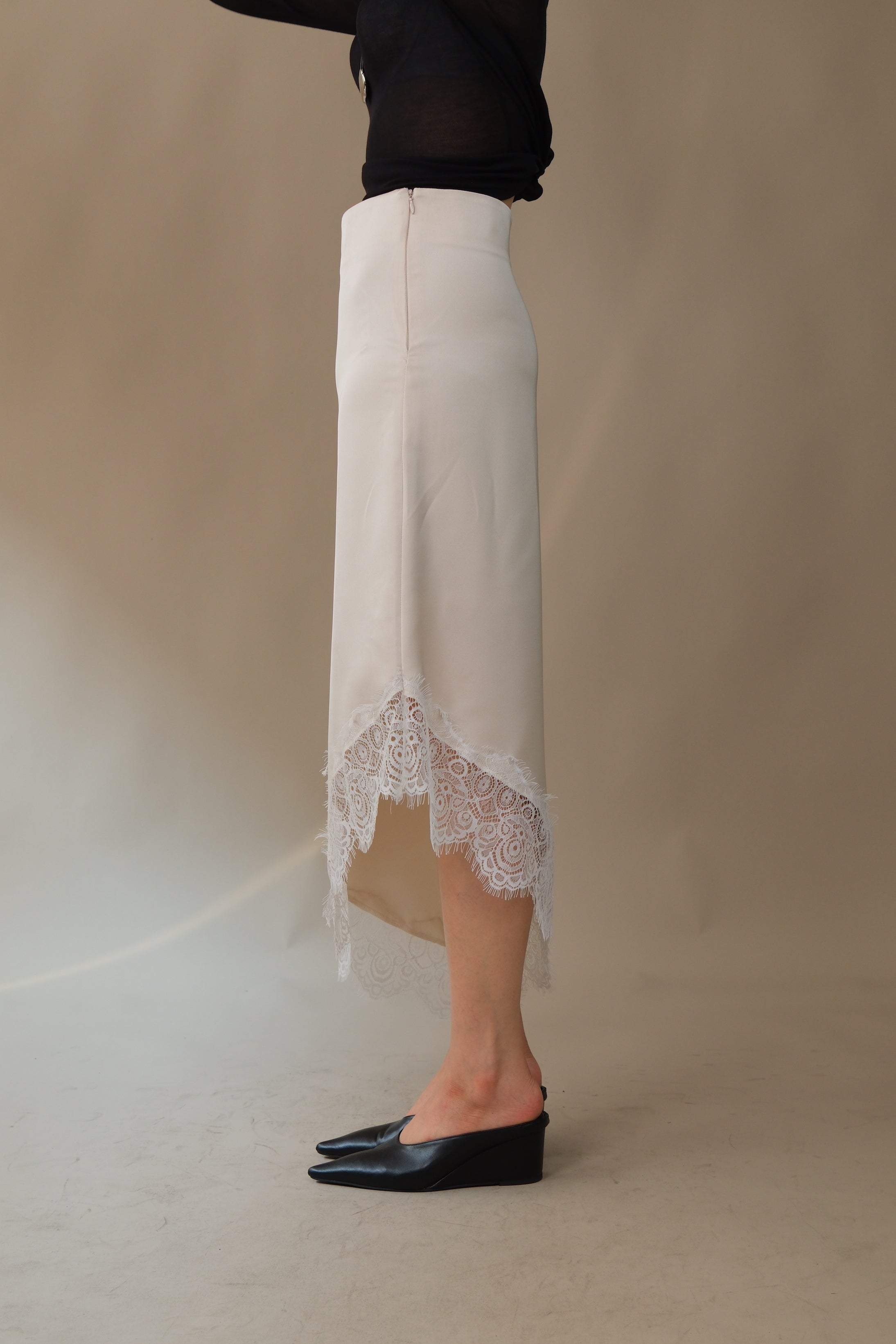 Klaire lace hem unbalance silky skirt
