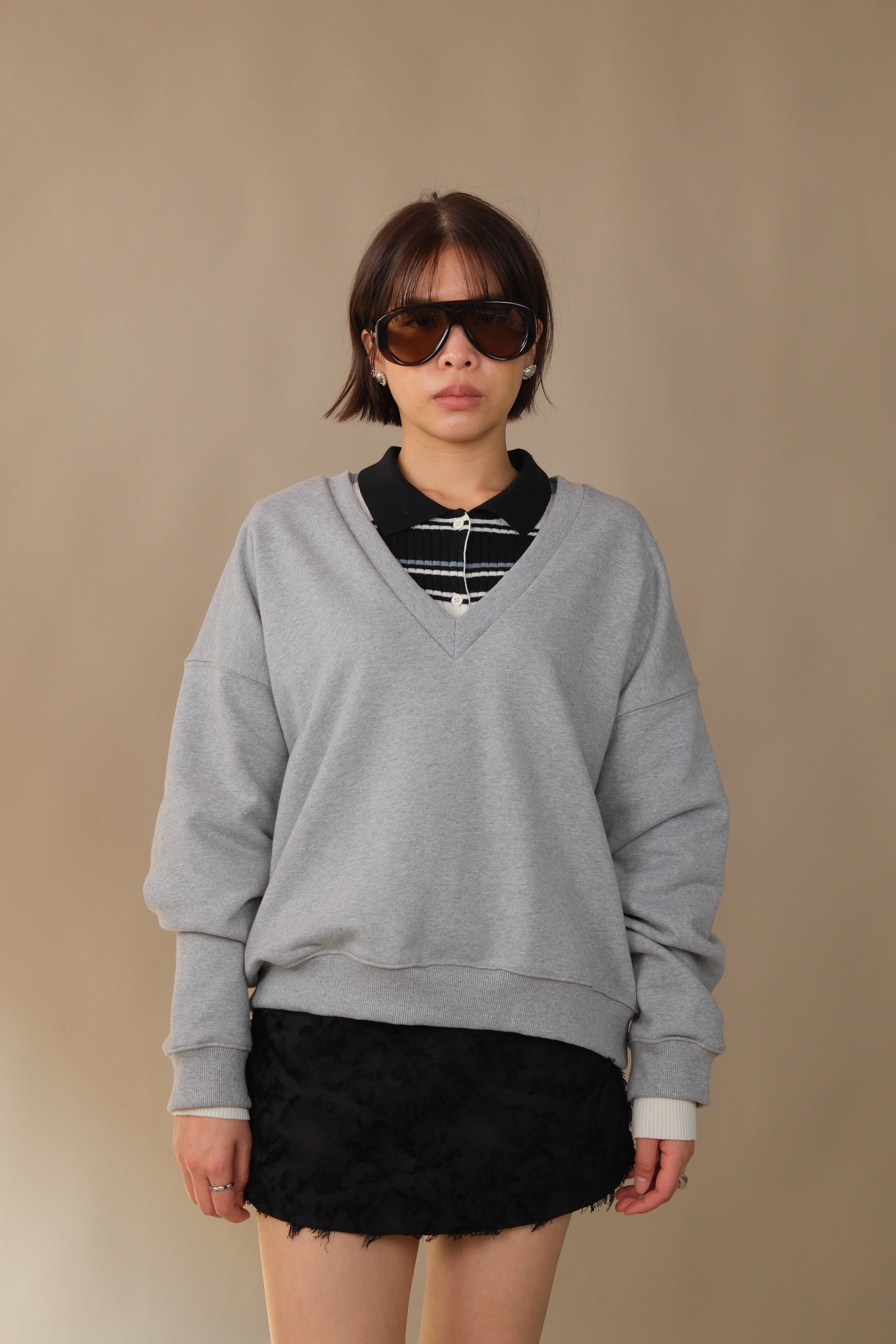 Pint v neck sweatshirt