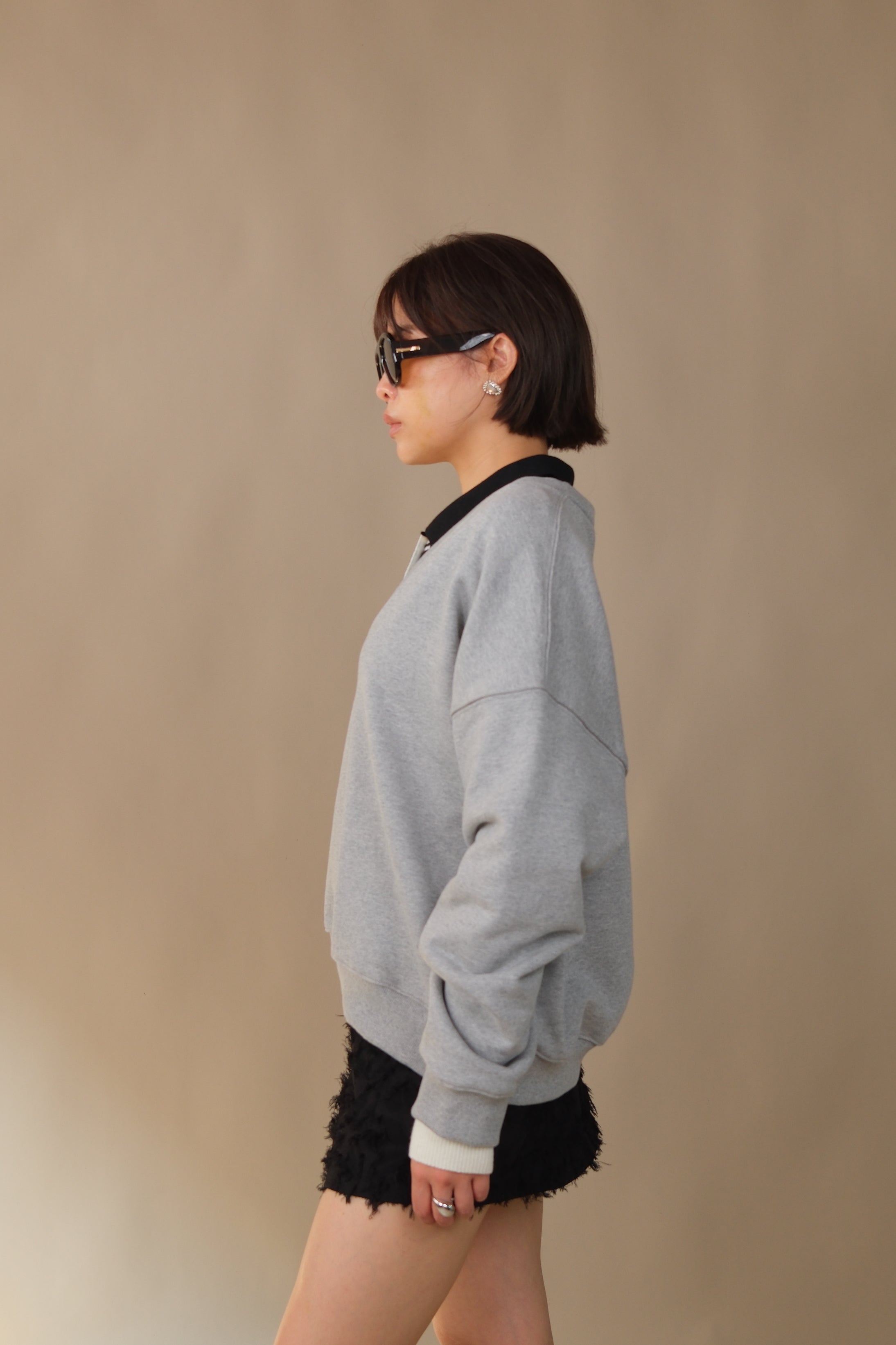 Pint v neck sweatshirt