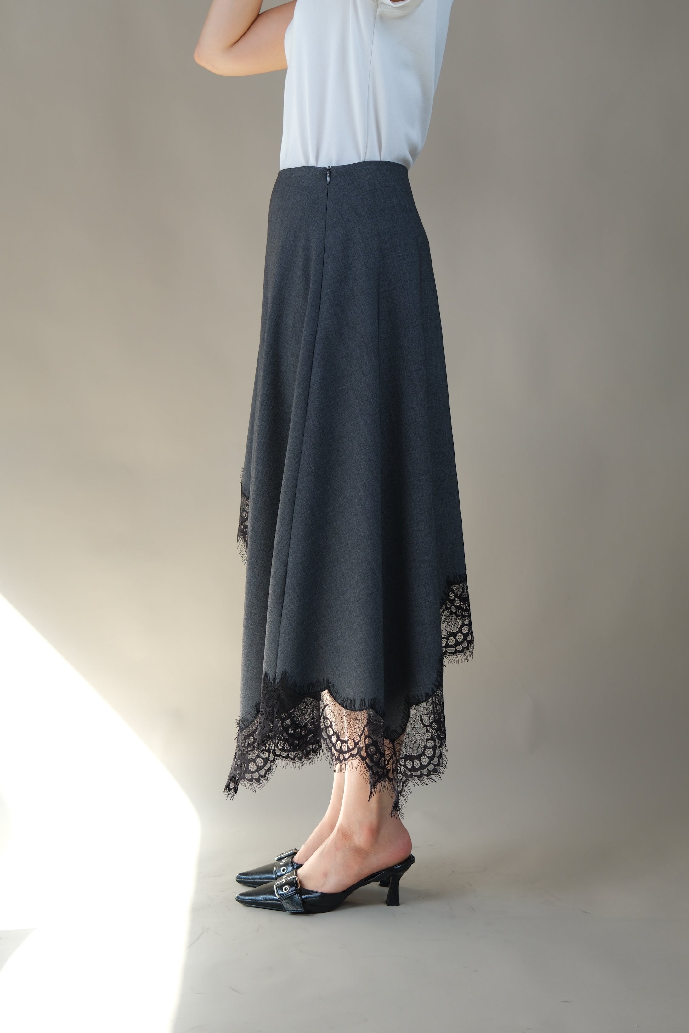 Ashley Lace hem unbalance skirt